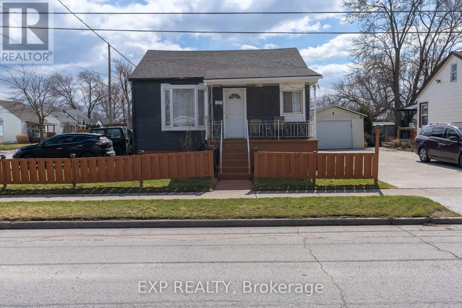 4 HOMEWOOD AVENUE, st. catharines (445 - facer), Ontario