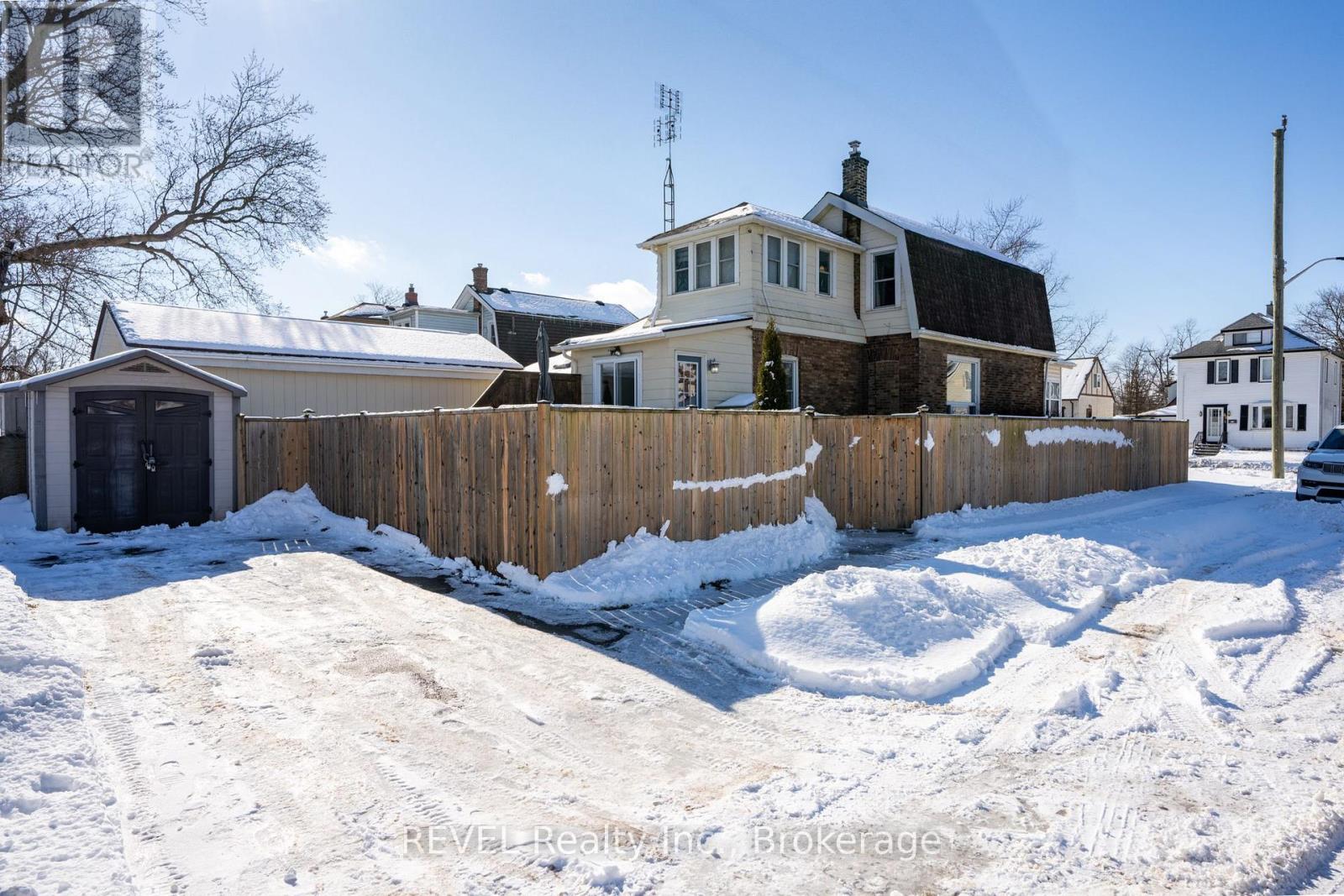 70 Oakland Avenue, Welland (772 - Broadway), Ontario  L3C 2C1 - Photo 30 - X12053116