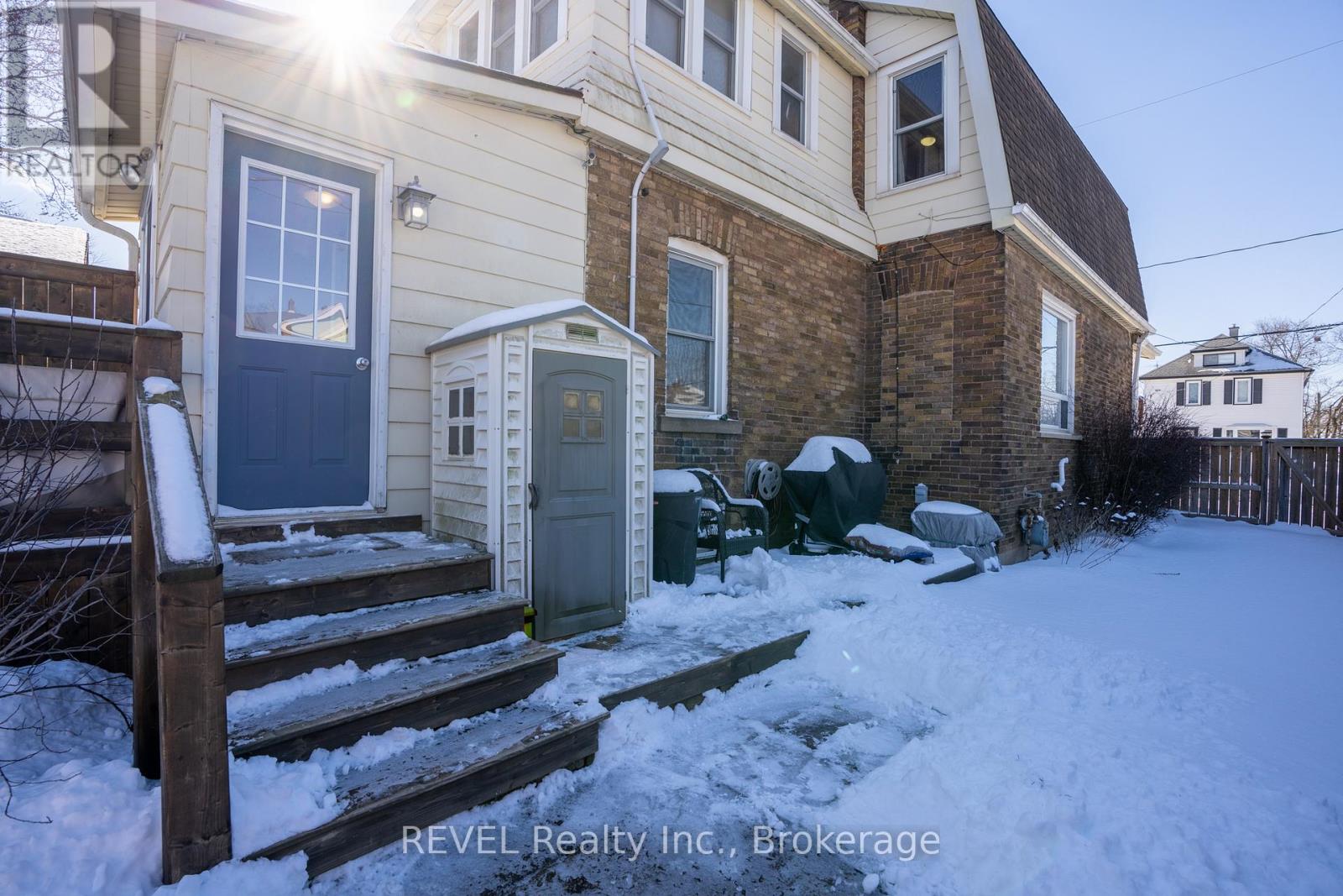 70 Oakland Avenue, Welland (772 - Broadway), Ontario  L3C 2C1 - Photo 32 - X12053116