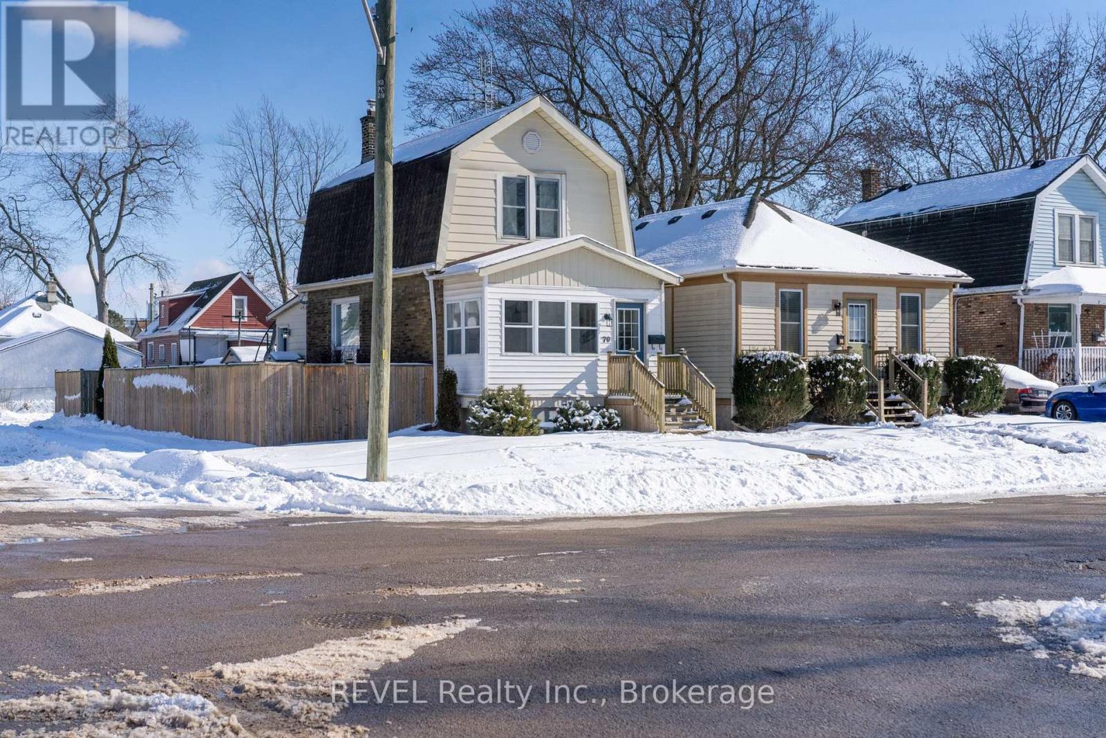 70 Oakland Avenue, Welland (772 - Broadway), Ontario  L3C 2C1 - Photo 37 - X12053116