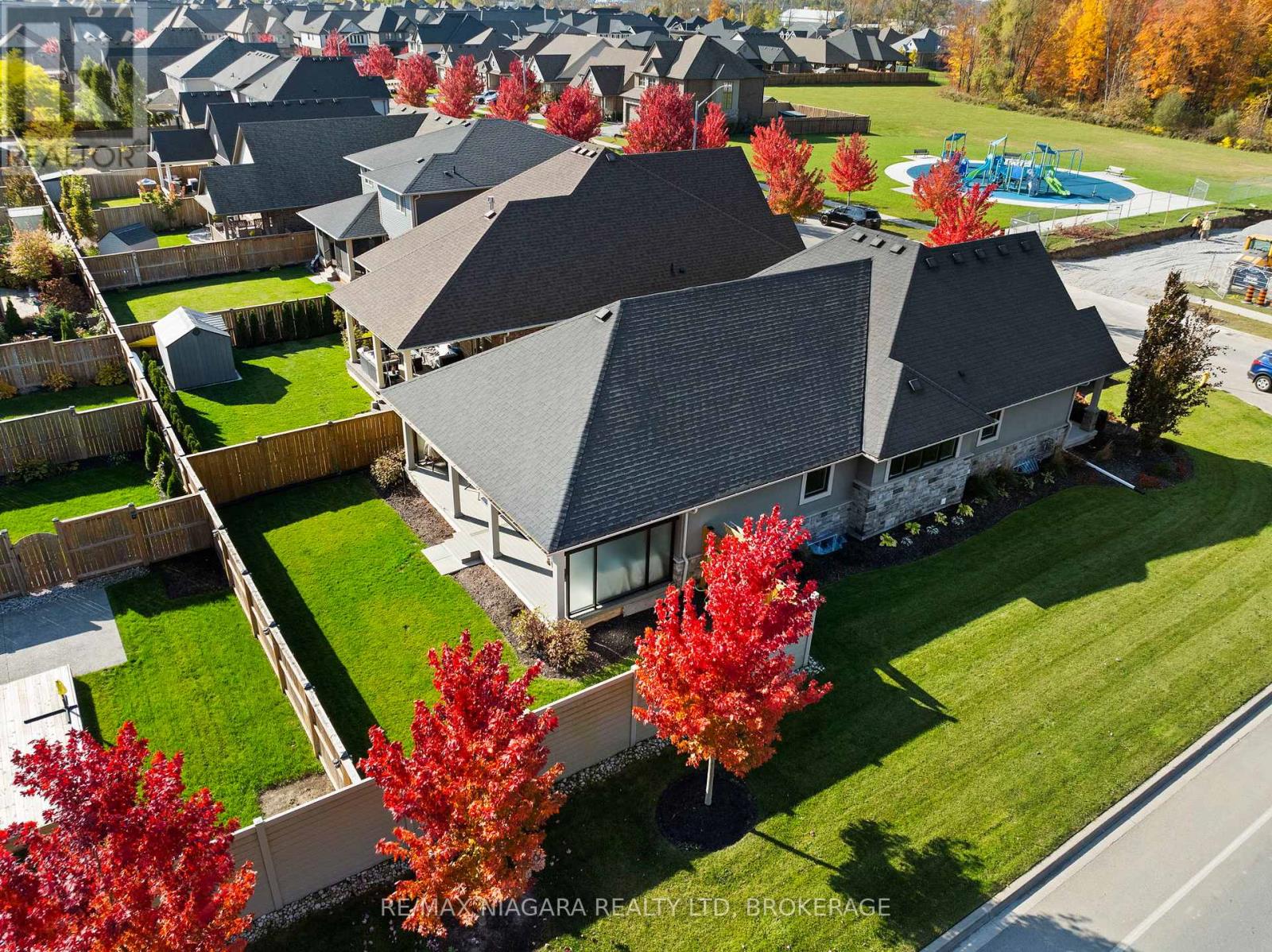 2 Eastman Gateway, Thorold (562 - Hurricane/merrittville), Ontario  L2V 0E2 - Photo 2 - X12054872