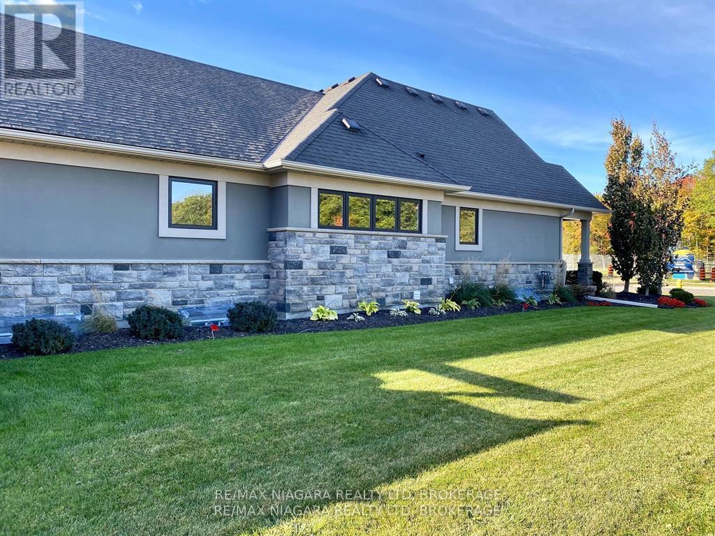 2 Eastman Gateway, Thorold (562 - Hurricane/merrittville), Ontario  L2V 0E2 - Photo 36 - X12054872