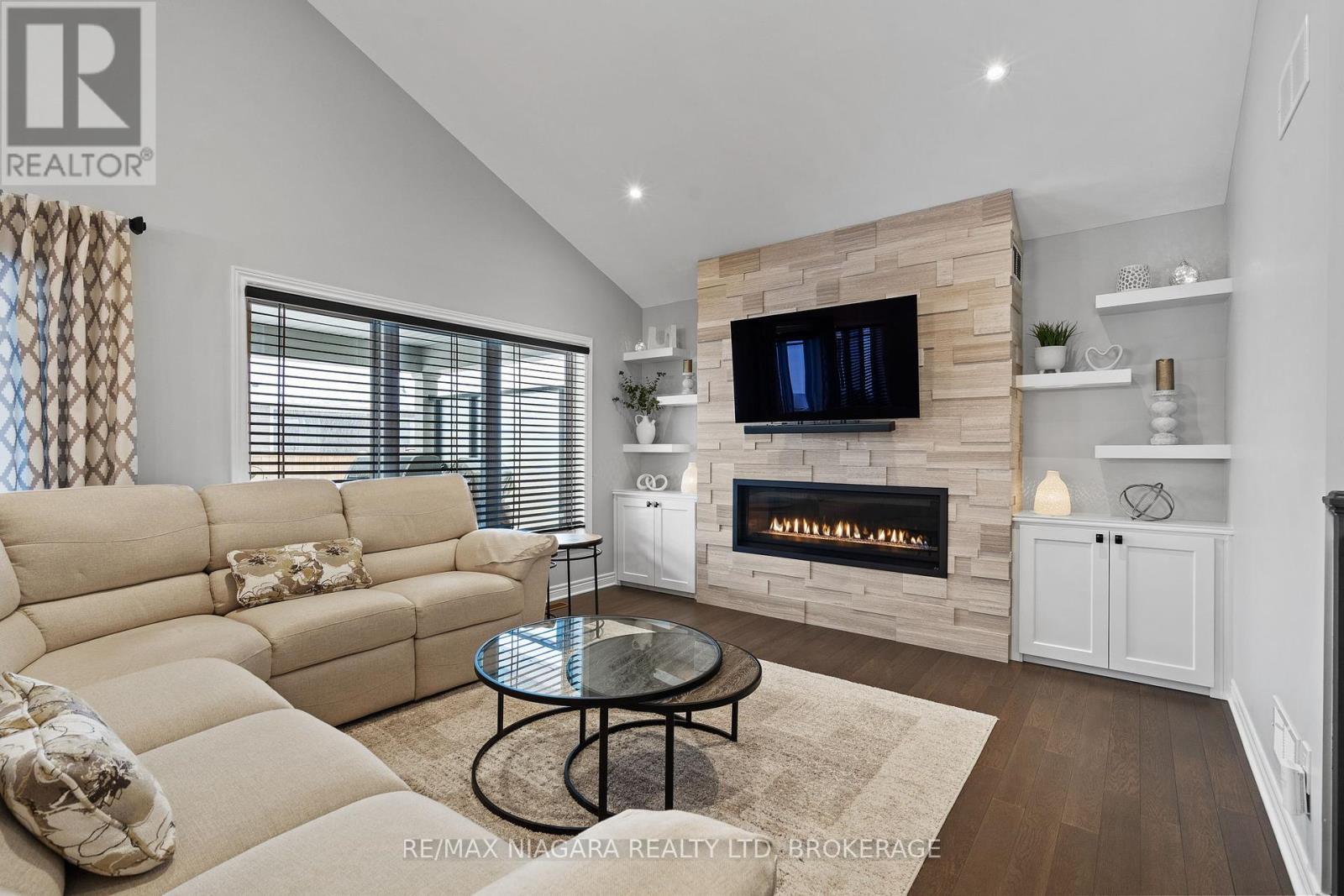 2 Eastman Gateway, Thorold (562 - Hurricane/merrittville), Ontario  L2V 0E2 - Photo 5 - X12054872