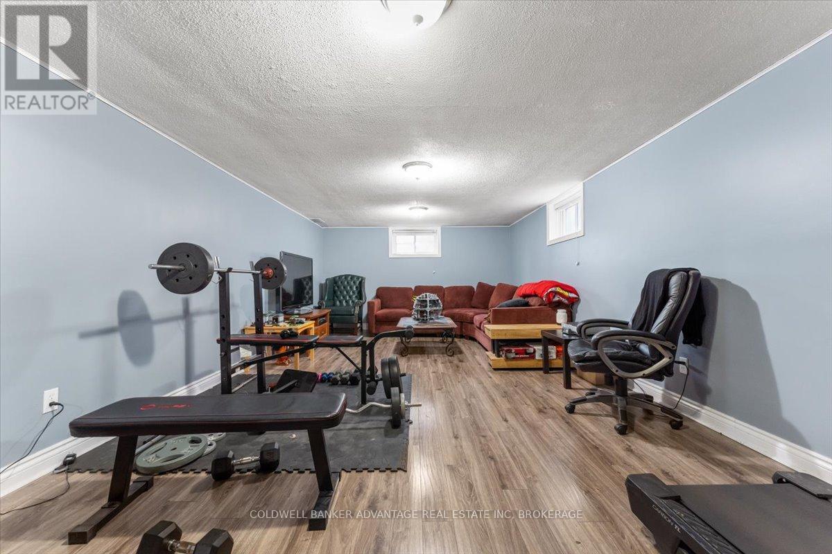 9 Meadowvale Drive, St. Catharines (443 - Lakeport), Ontario  L2N 3Z6 - Photo 27 - X12055441