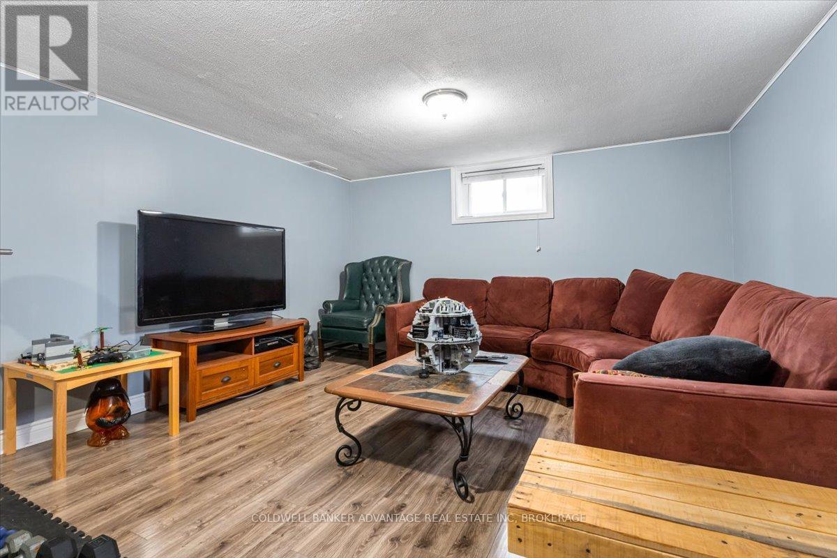 9 Meadowvale Drive, St. Catharines (443 - Lakeport), Ontario  L2N 3Z6 - Photo 28 - X12055441