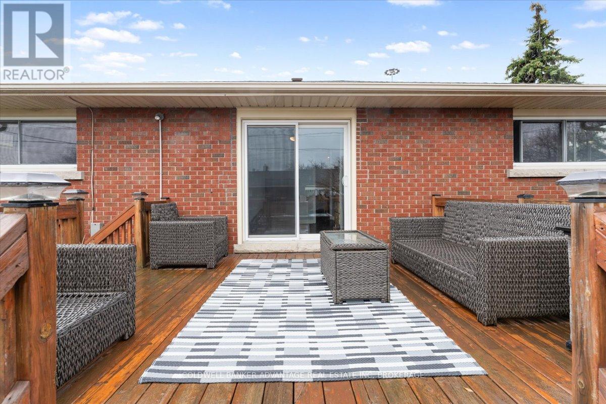 9 Meadowvale Drive, St. Catharines (443 - Lakeport), Ontario  L2N 3Z6 - Photo 32 - X12055441