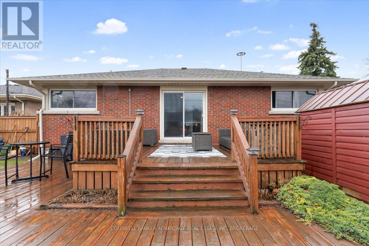 9 Meadowvale Drive, St. Catharines (443 - Lakeport), Ontario  L2N 3Z6 - Photo 37 - X12055441