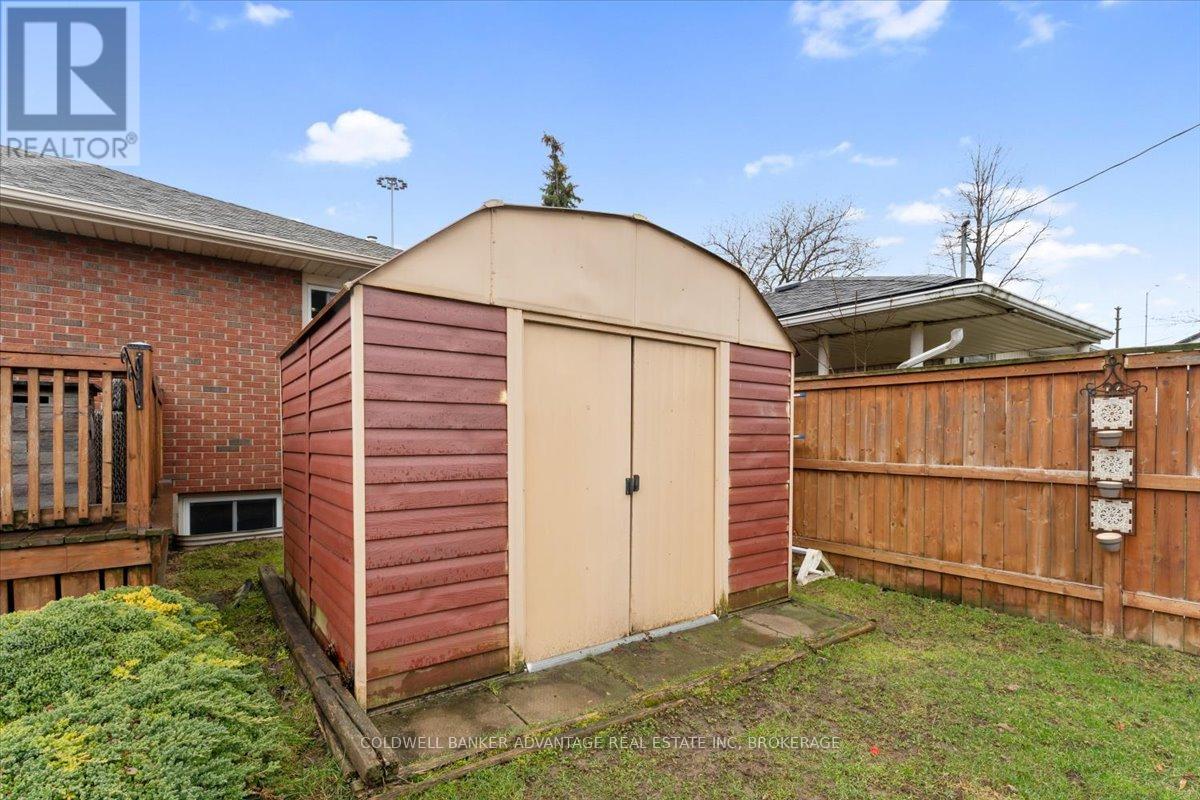 9 Meadowvale Drive, St. Catharines (443 - Lakeport), Ontario  L2N 3Z6 - Photo 40 - X12055441