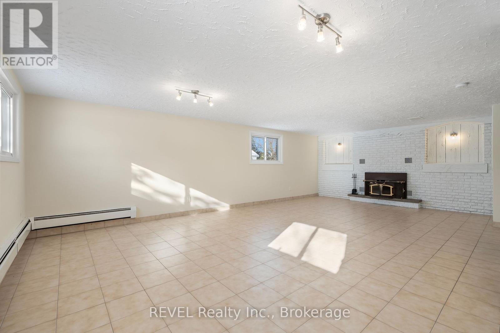 7797 Mulhern Street, Niagara Falls (Ascot), Ontario  L2H 1B6 - Photo 24 - X12055926