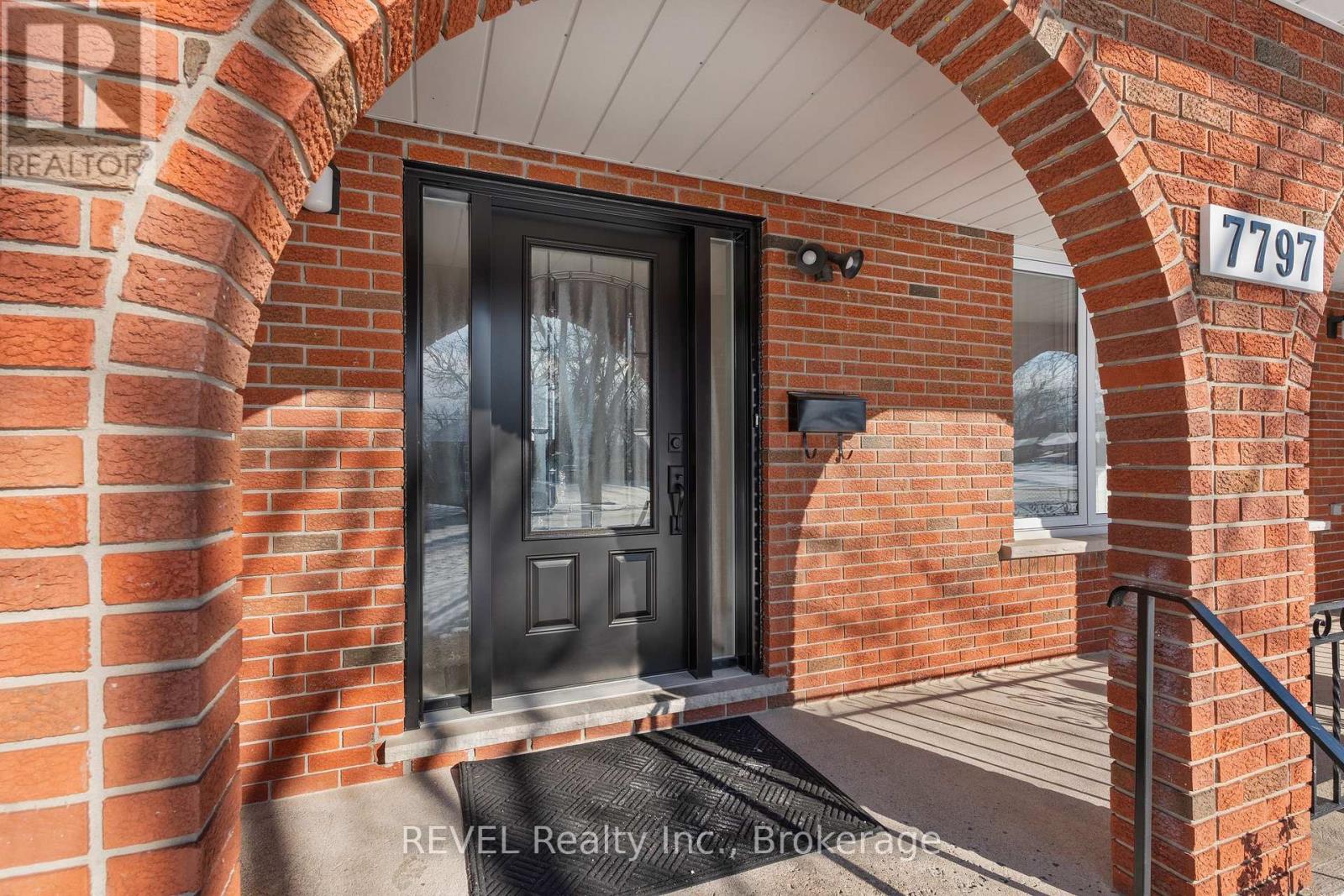 7797 Mulhern Street, Niagara Falls (Ascot), Ontario  L2H 1B6 - Photo 4 - X12055926
