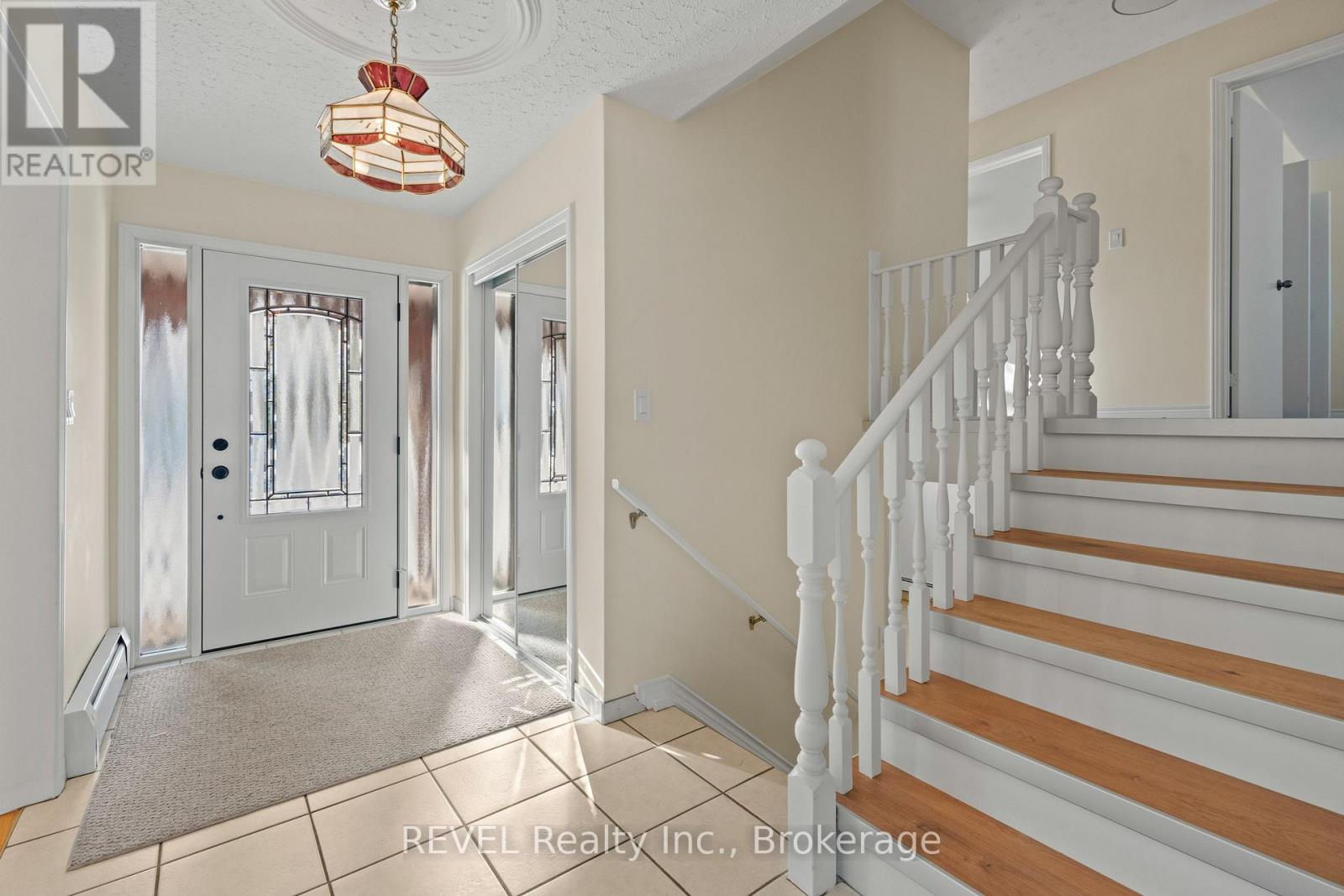 7797 Mulhern Street, Niagara Falls (Ascot), Ontario  L2H 1B6 - Photo 6 - X12055926