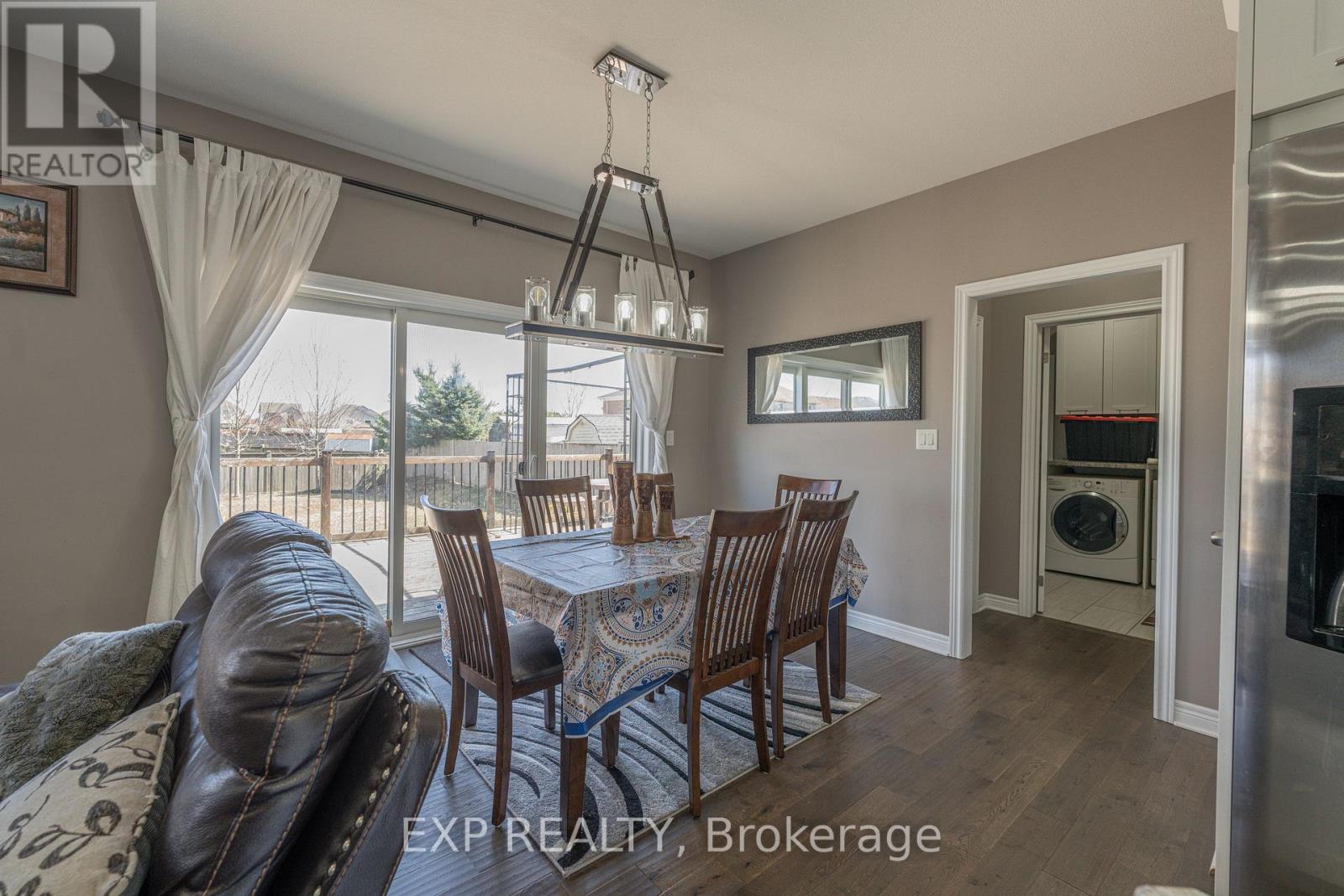 7148 Garner Road, Niagara Falls (219 - Forestview), Ontario  L2E 6S5 - Photo 20 - X12056602