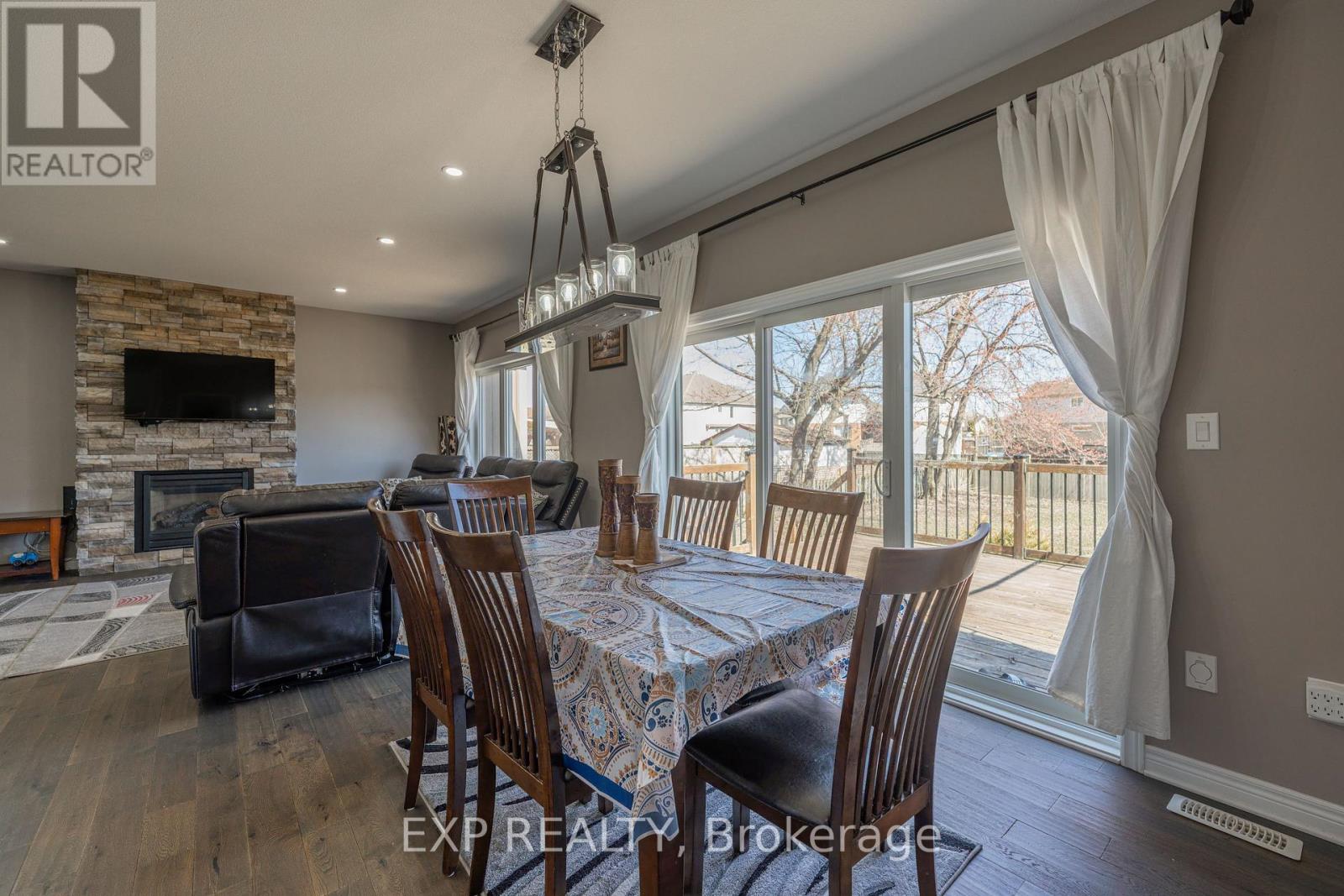 7148 Garner Road, Niagara Falls (219 - Forestview), Ontario  L2E 6S5 - Photo 21 - X12056602