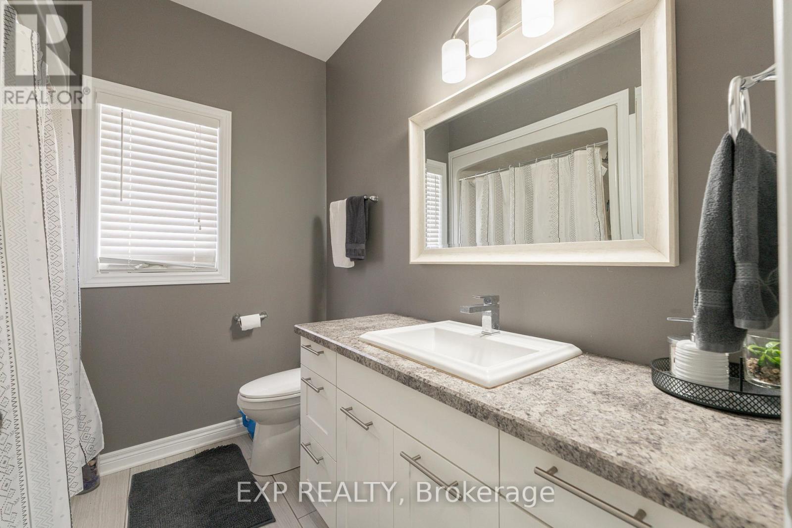 7148 Garner Road, Niagara Falls (219 - Forestview), Ontario  L2E 6S5 - Photo 24 - X12056602