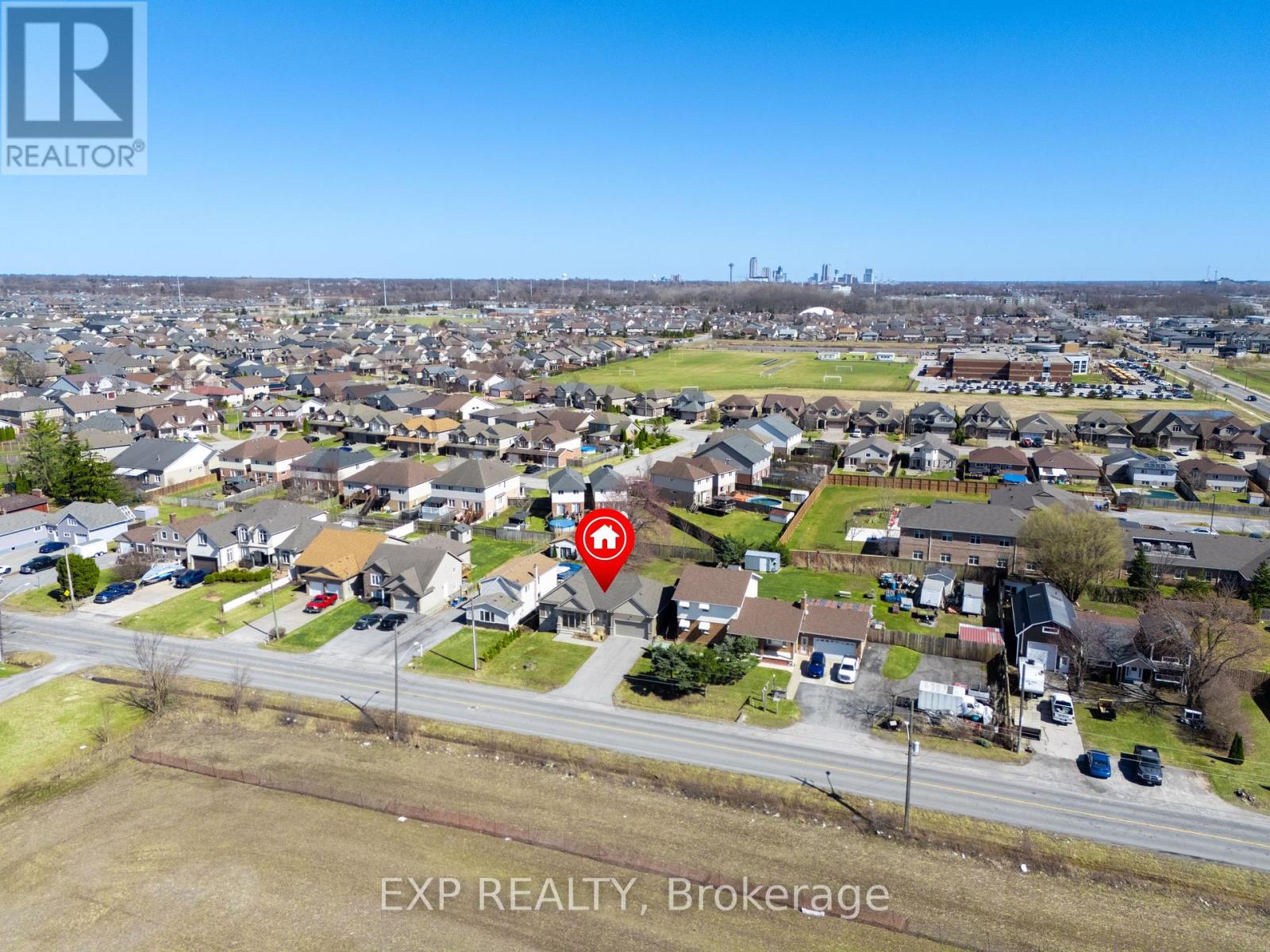 7148 Garner Road, Niagara Falls (219 - Forestview), Ontario  L2E 6S5 - Photo 4 - X12056602