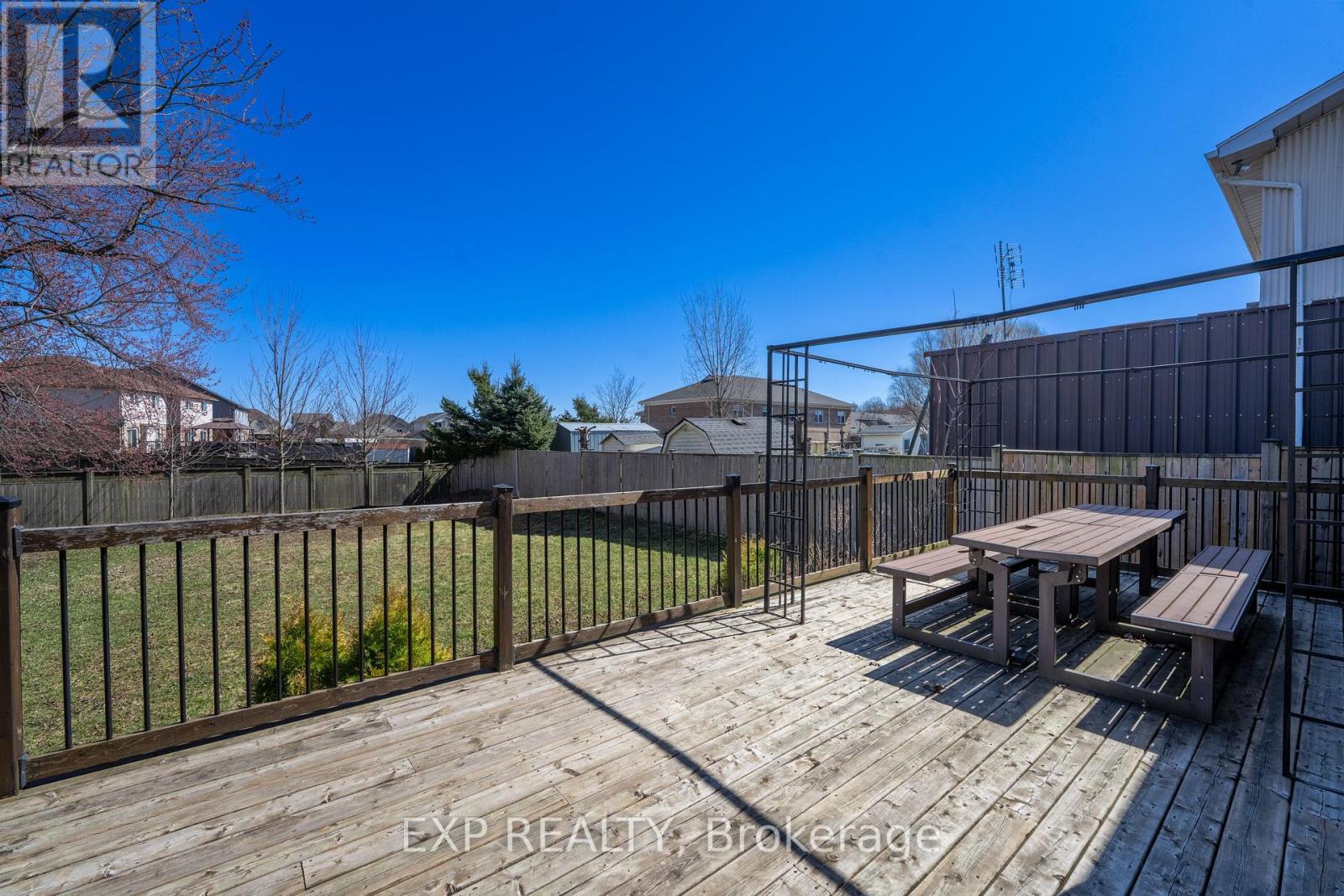 7148 Garner Road, Niagara Falls (219 - Forestview), Ontario  L2E 6S5 - Photo 42 - X12056602