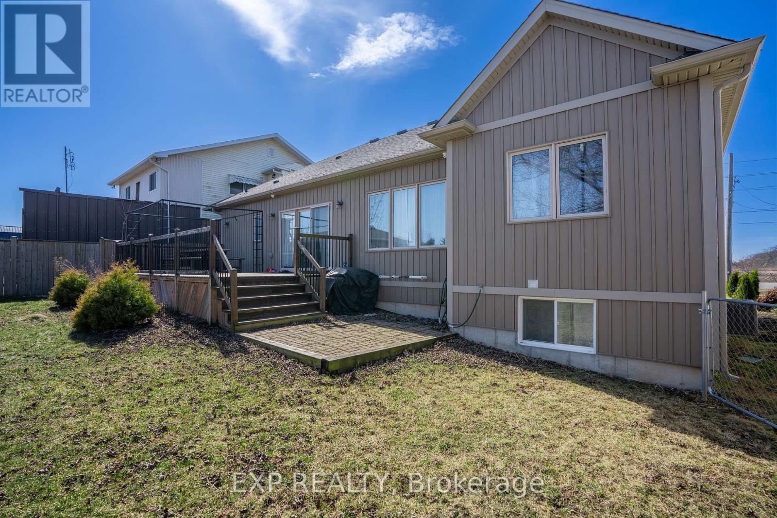 7148 Garner Road, Niagara Falls (219 - Forestview), Ontario  L2E 6S5 - Photo 47 - X12056602