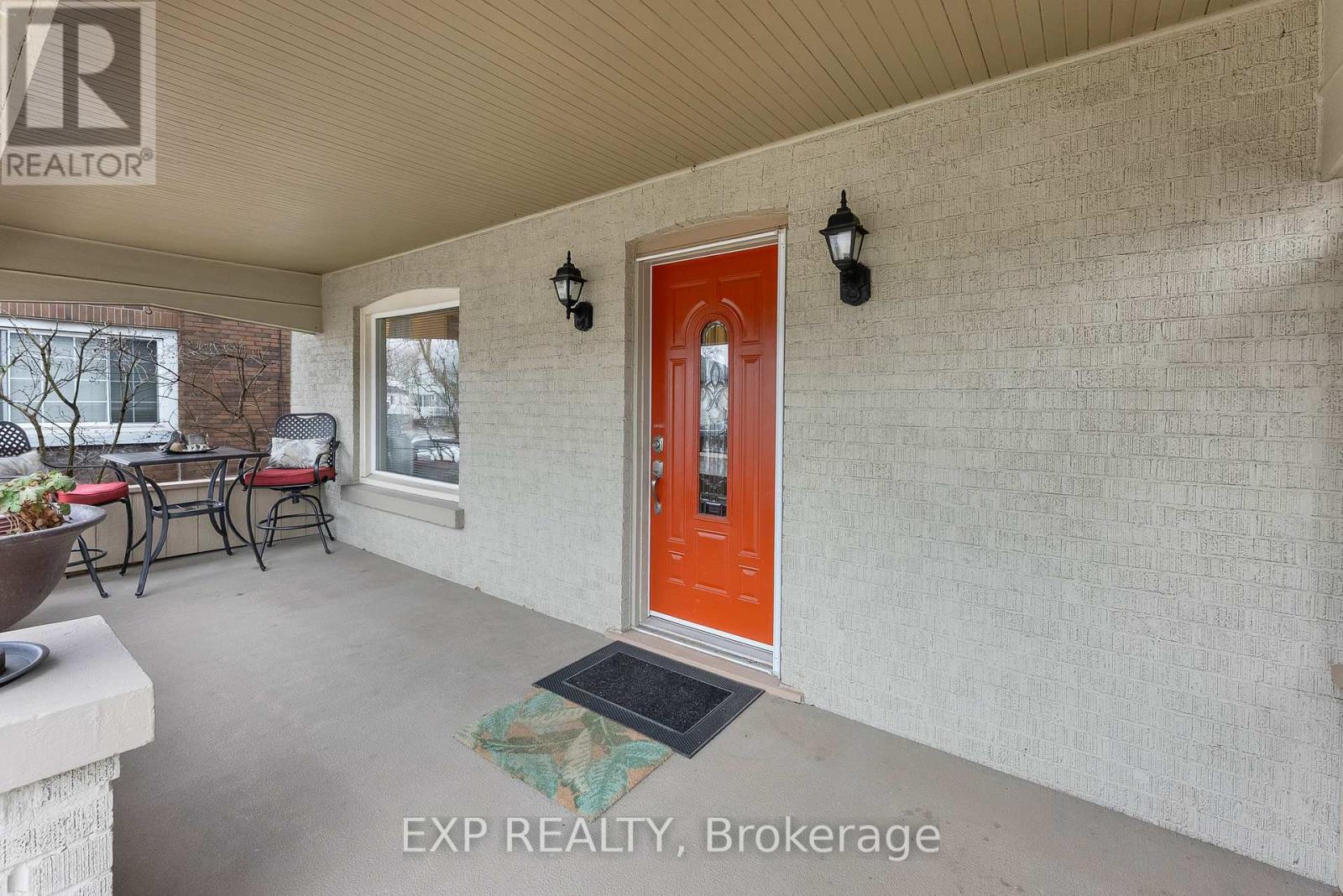 4747 Third Avenue, Niagara Falls (211 - Cherrywood), Ontario  L2E 4L7 - Photo 3 - X12056788