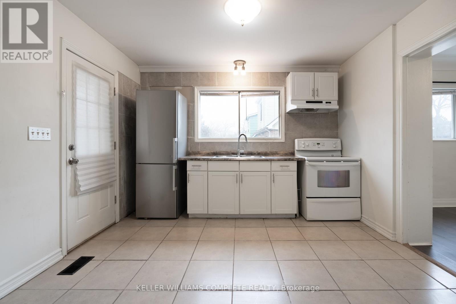 149 Strathcona Avenue N, Hamilton (Strathcona), Ontario  L8R 3C4 - Photo 11 - X12056802
