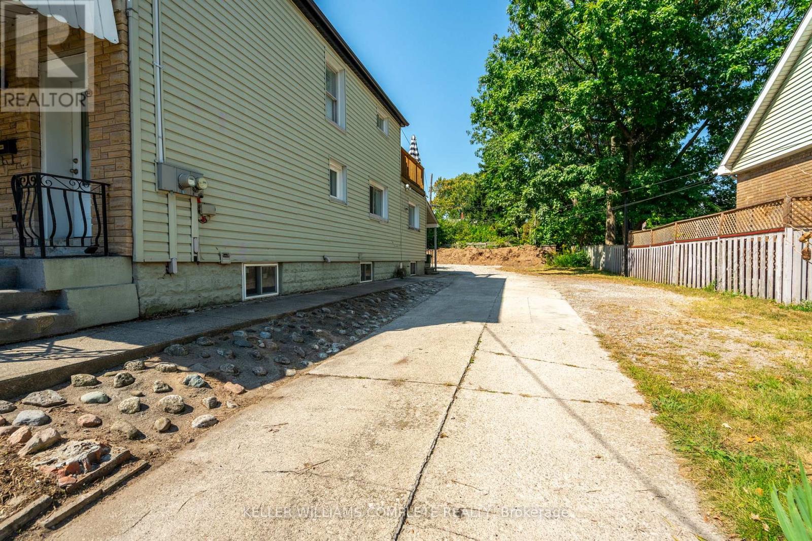 149 Strathcona Avenue N, Hamilton (Strathcona), Ontario  L8R 3C4 - Photo 4 - X12056802