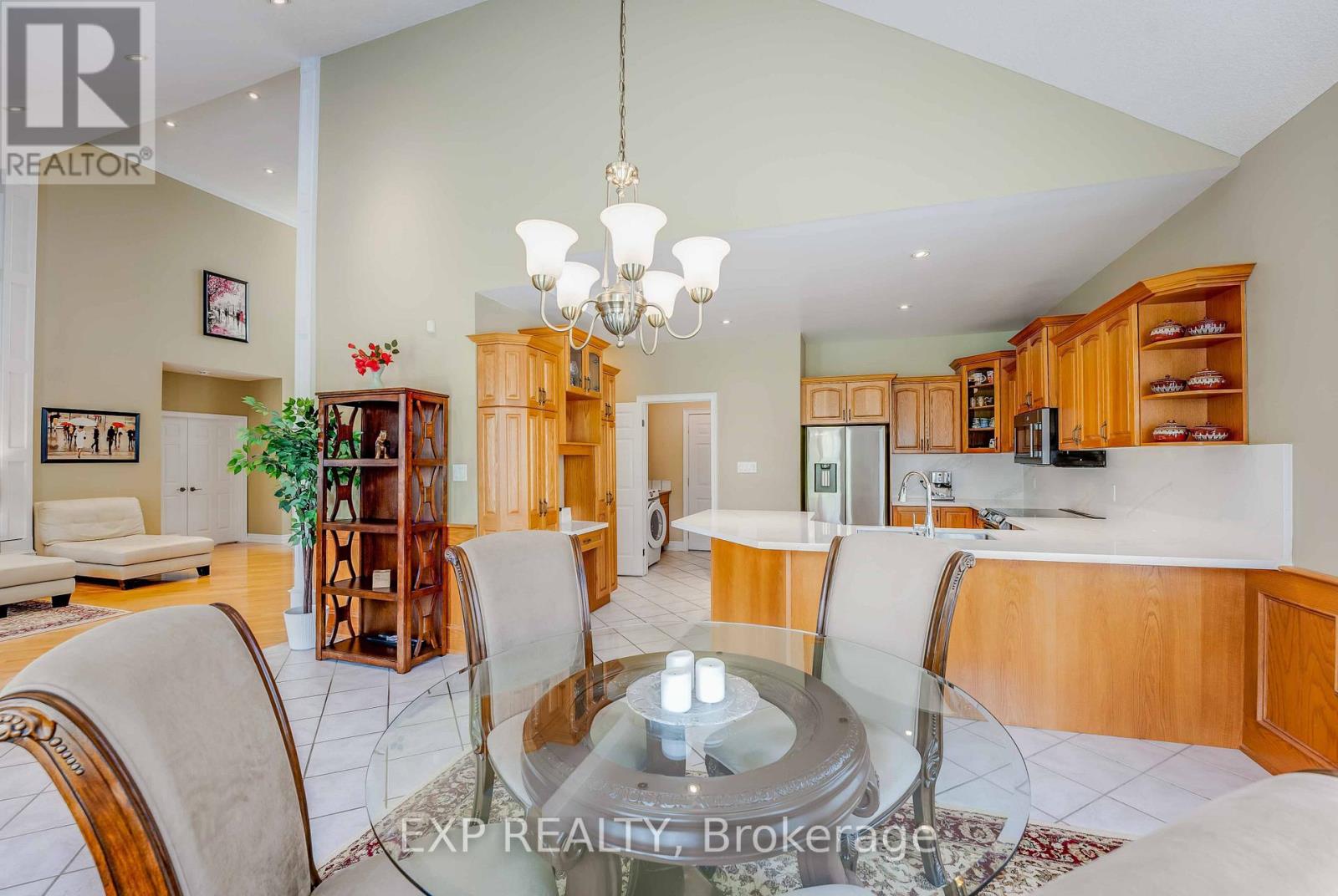 3750 Kalar Road, Niagara Falls (208 - Mt. Carmel), Ontario  L2H 0K2 - Photo 18 - X12057772