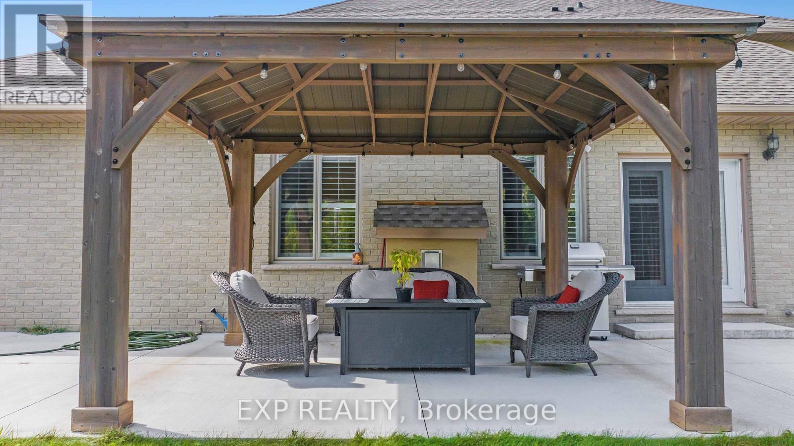 3750 Kalar Road, Niagara Falls (208 - Mt. Carmel), Ontario  L2H 0K2 - Photo 34 - X12057772