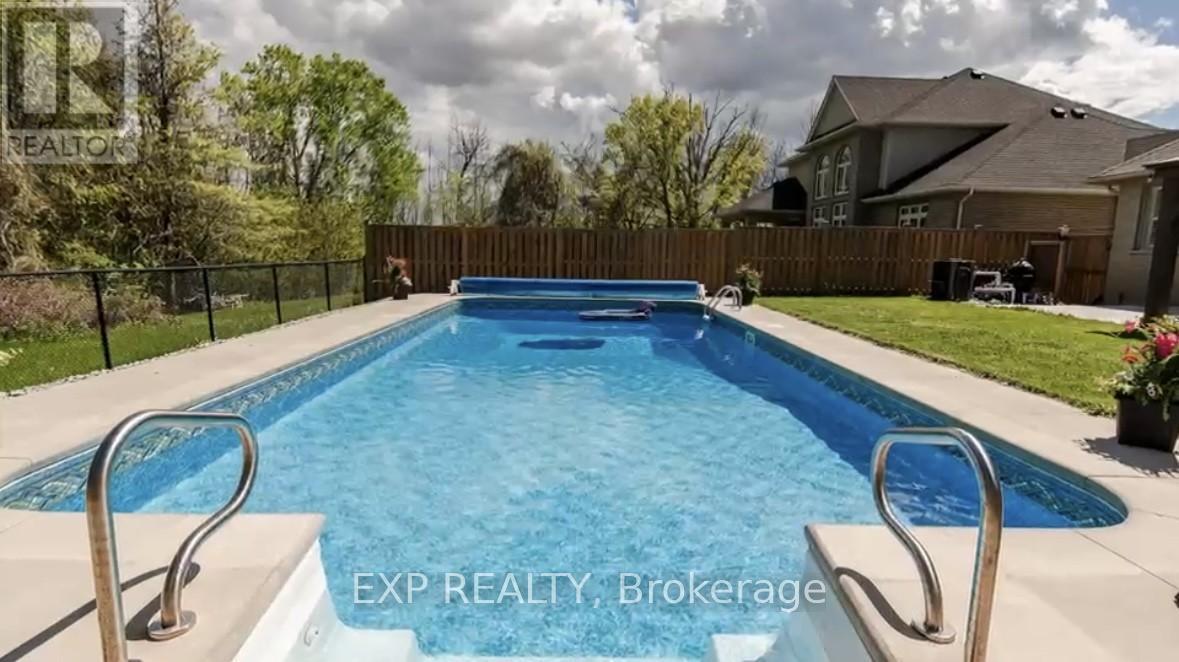 3750 Kalar Road, Niagara Falls (208 - Mt. Carmel), Ontario  L2H 0K2 - Photo 45 - X12057772