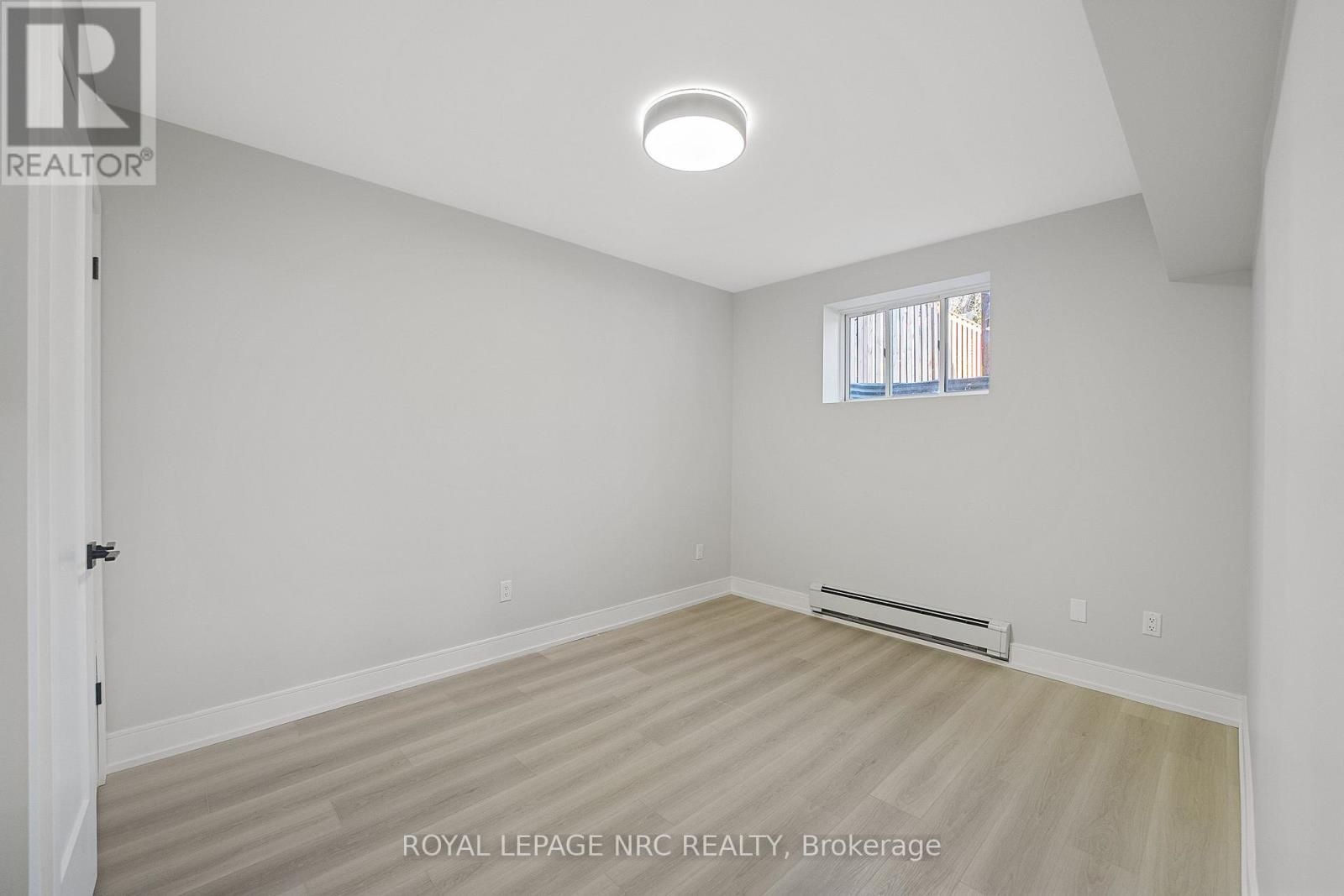 Lower - 670 Quaker Road, Welland (767 - N. Welland), Ontario  L3C 3H2 - Photo 12 - X12058620
