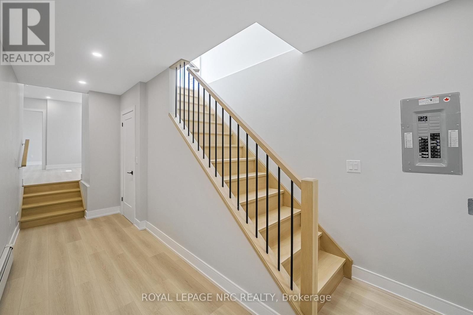 Lower - 670 Quaker Road, Welland (767 - N. Welland), Ontario  L3C 3H2 - Photo 4 - X12058620