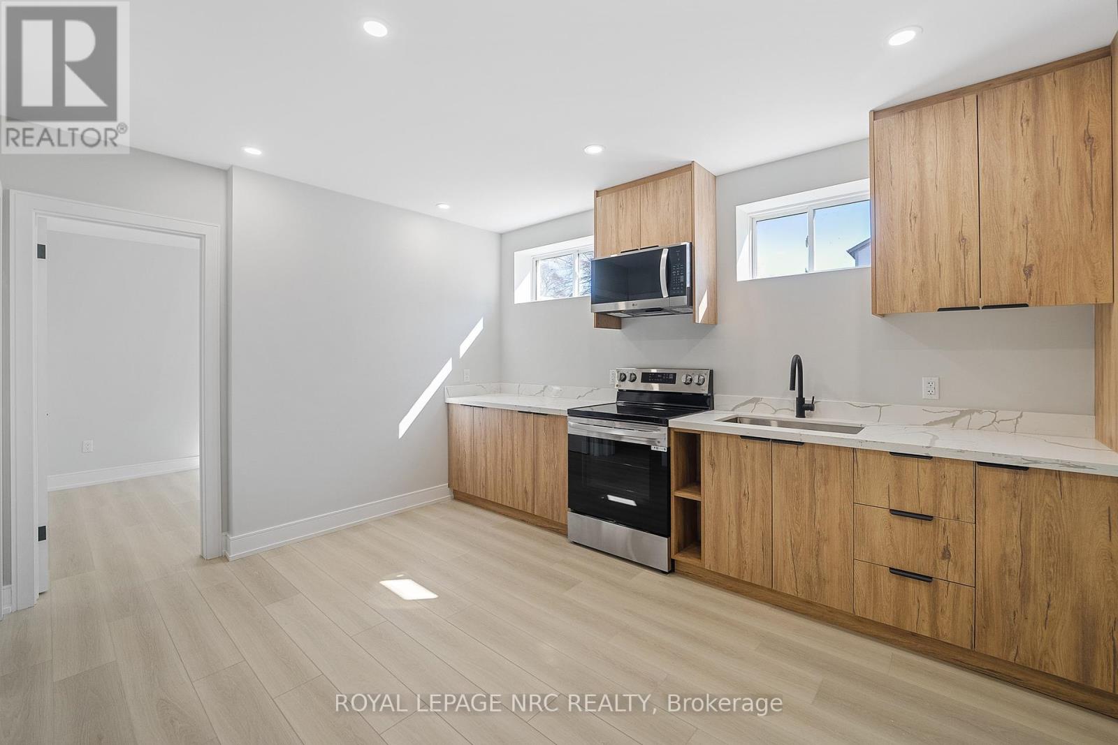 Lower - 670 Quaker Road, Welland (767 - N. Welland), Ontario  L3C 3H2 - Photo 6 - X12058620