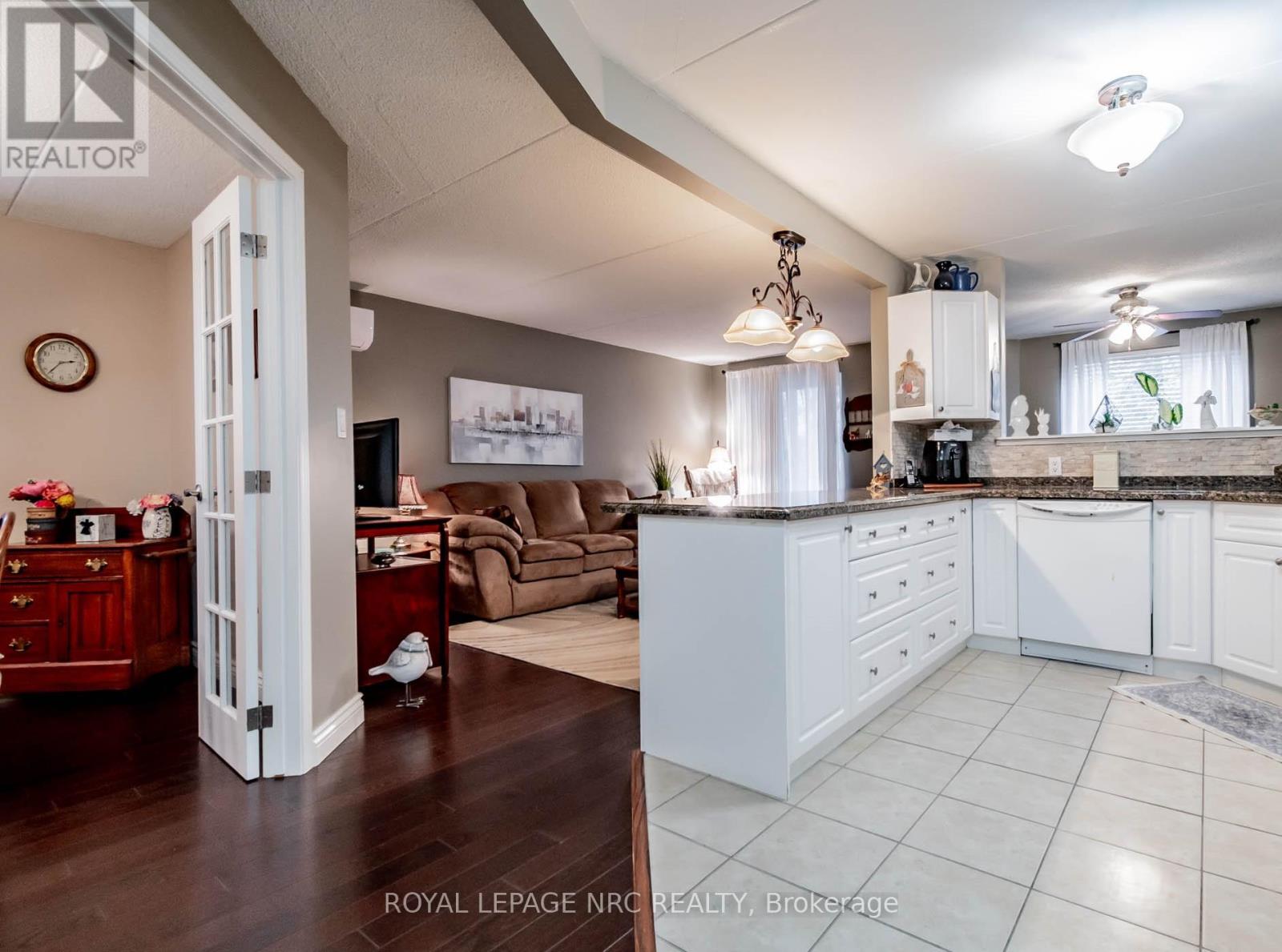 230 - 4658 DRUMMOND ROAD, niagara falls (211 - cherrywood), Ontario