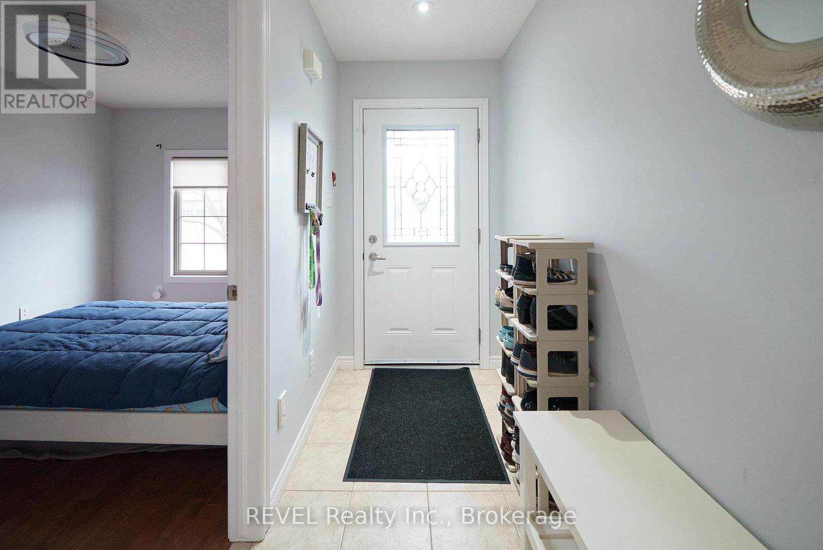 3 - 560 Grey Street, Brantford, Ontario  N3S 0C4 - Photo 5 - X12059813