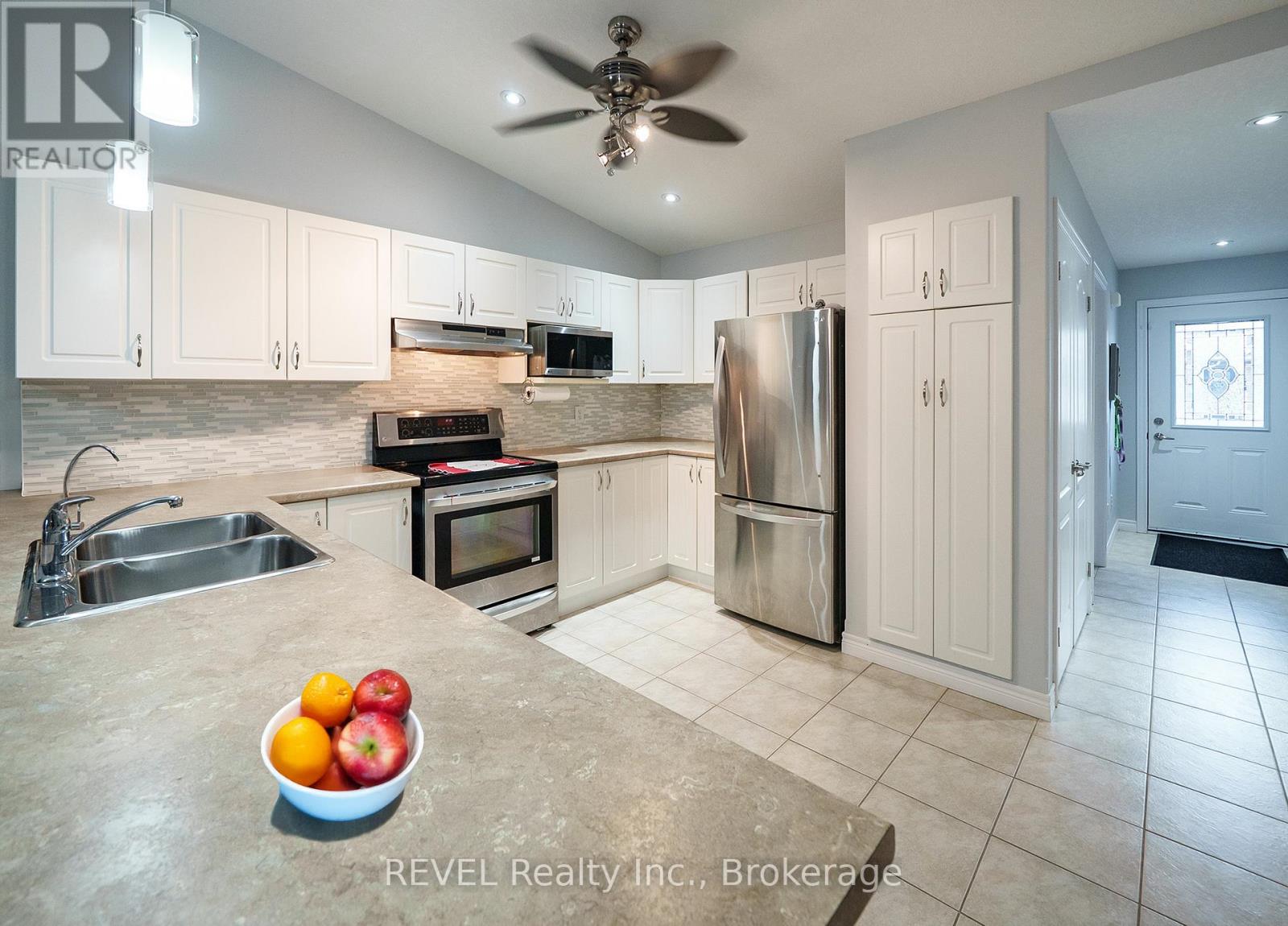 3 - 560 Grey Street, Brantford, Ontario  N3S 0C4 - Photo 9 - X12059813