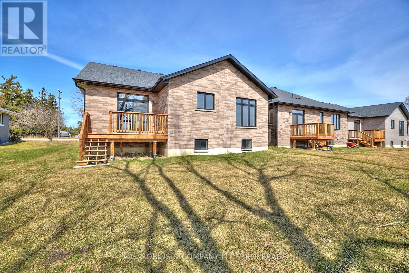 4124 Fly Road, Lincoln (983 - Escarpment), Ontario  L0R 1G0 - Photo 3 - X12059829