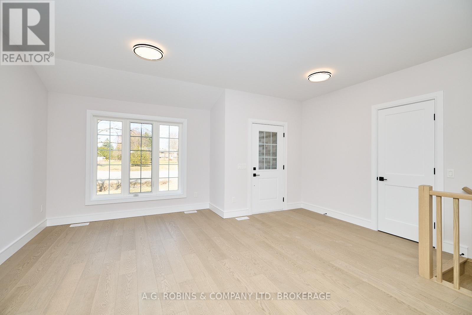 4124 Fly Road, Lincoln (983 - Escarpment), Ontario  L0R 1G0 - Photo 6 - X12059829
