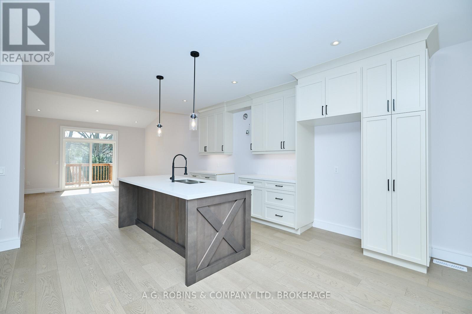 4124 Fly Road, Lincoln (983 - Escarpment), Ontario  L0R 1G0 - Photo 8 - X12059829