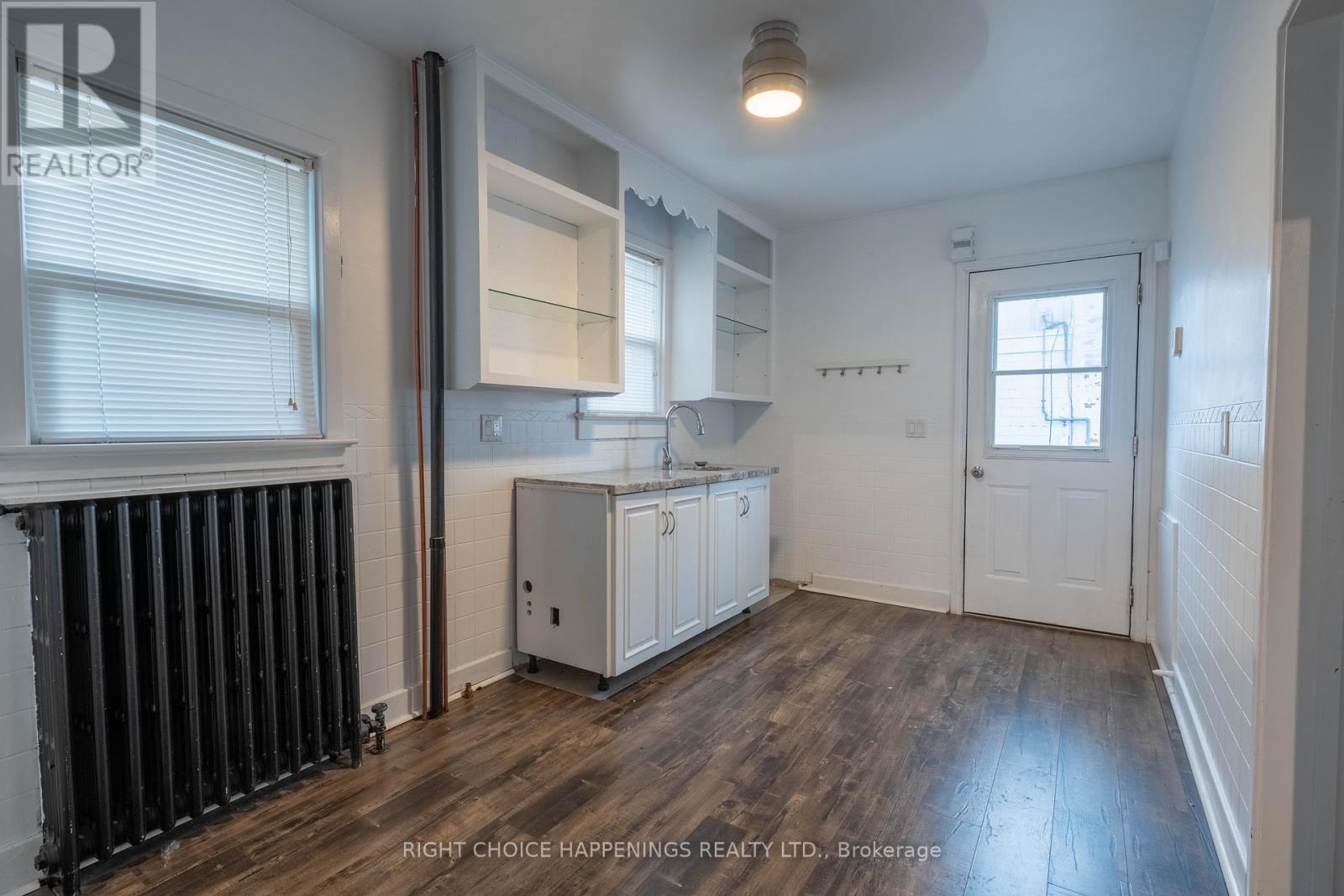 273 Main Street W, Port Colborne (877 - Main Street), Ontario  L3K 3V7 - Photo 10 - X12060207