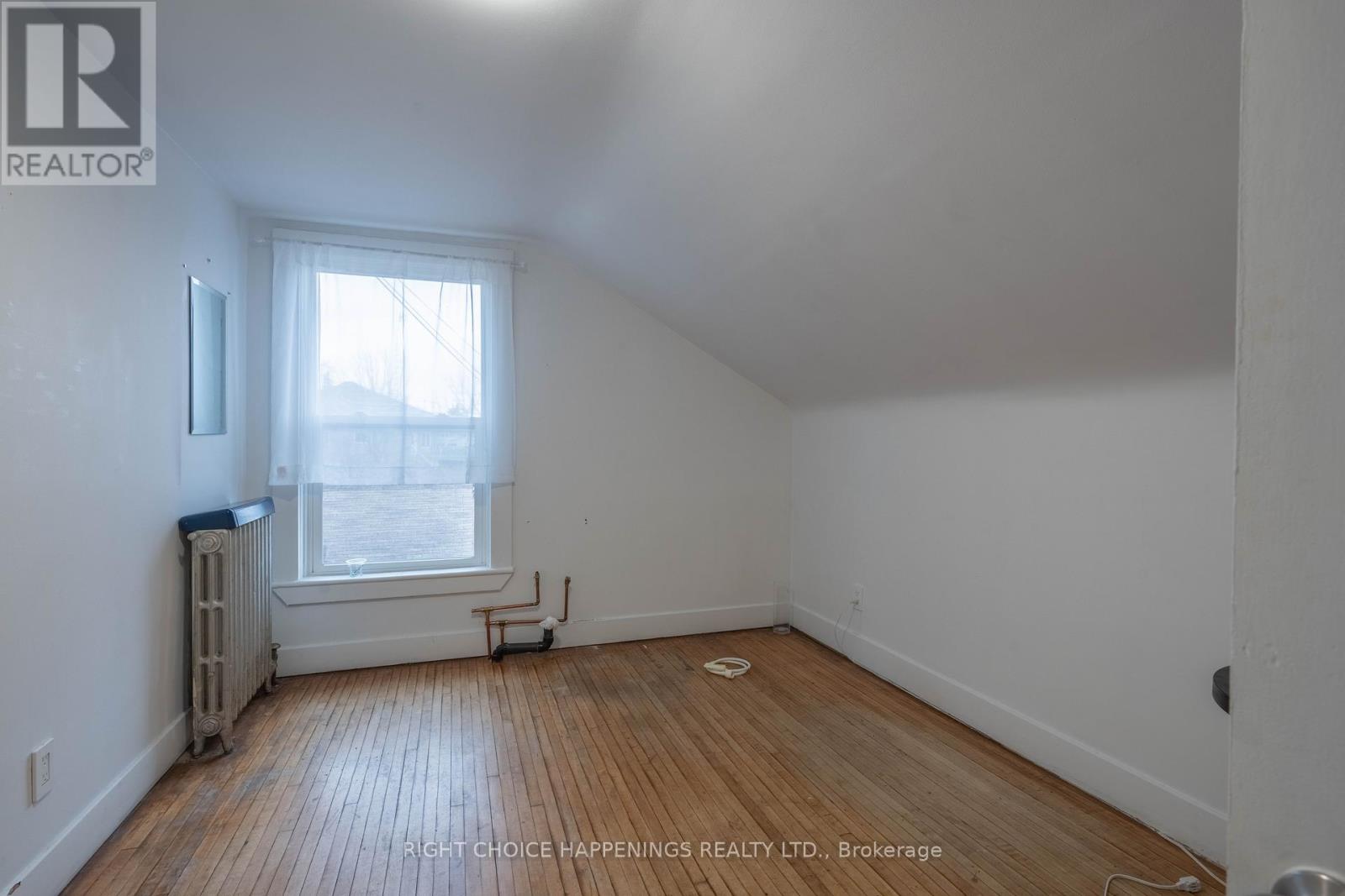 273 Main Street W, Port Colborne (877 - Main Street), Ontario  L3K 3V7 - Photo 12 - X12060207