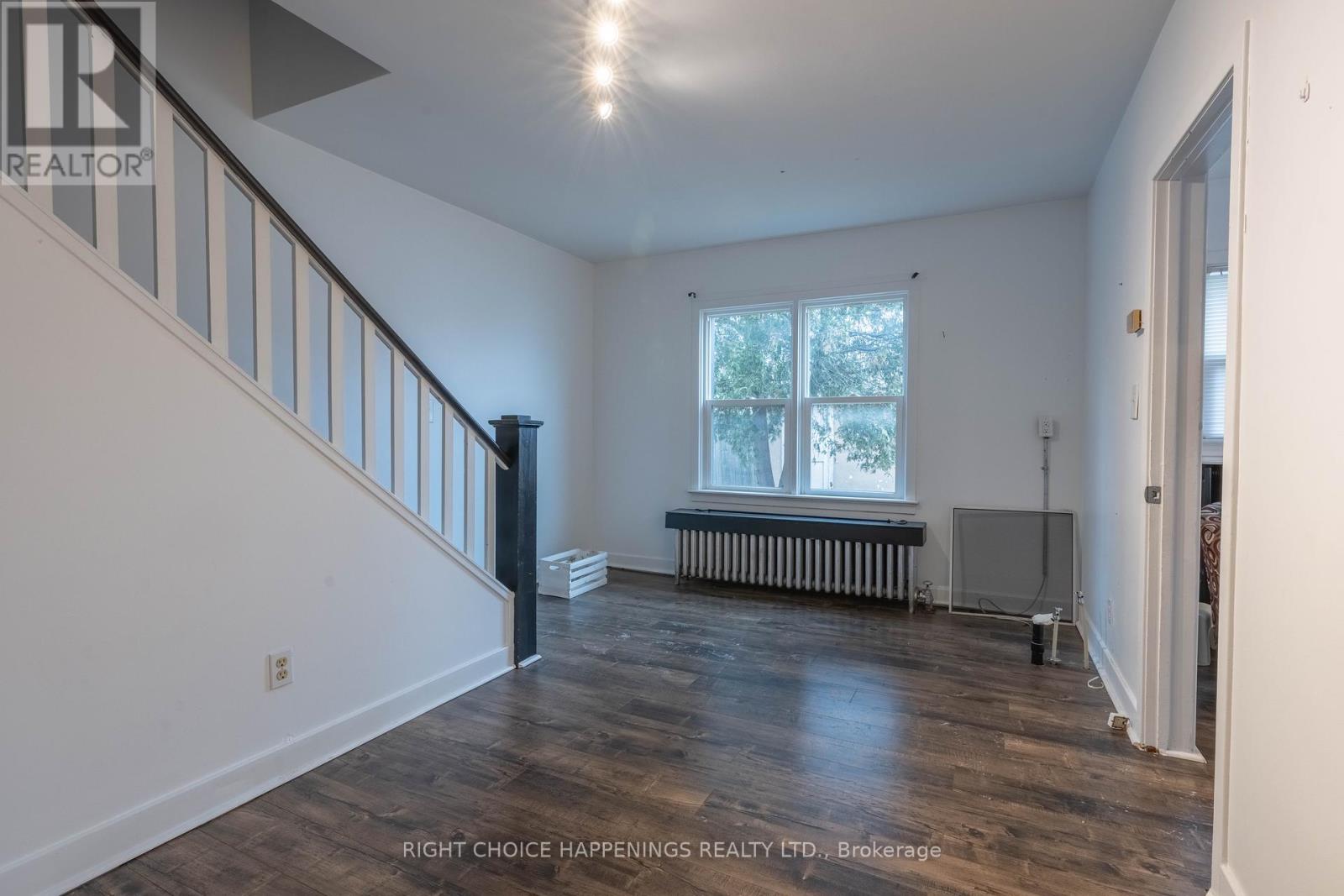 273 Main Street W, Port Colborne (877 - Main Street), Ontario  L3K 3V7 - Photo 6 - X12060207