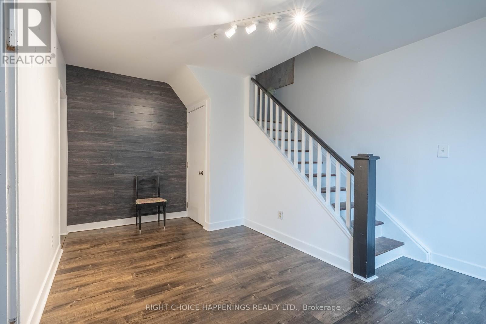 273 Main Street W, Port Colborne (877 - Main Street), Ontario  L3K 3V7 - Photo 7 - X12060207