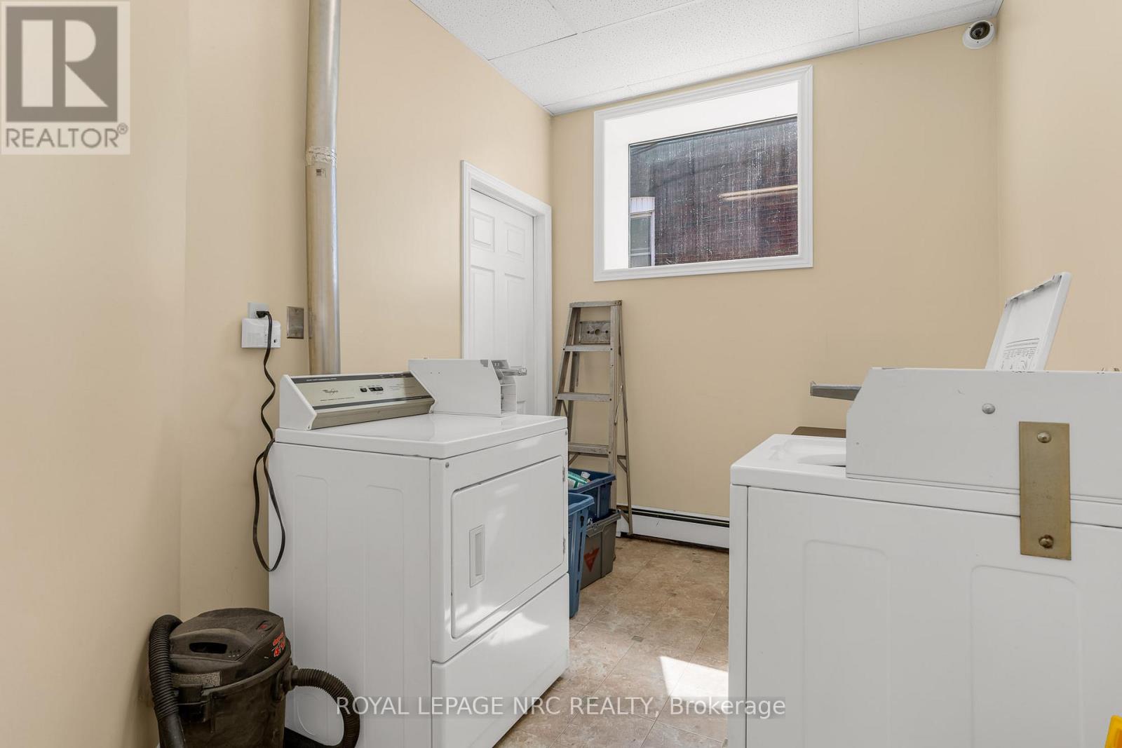 192 Burgar Street, Welland (768 - Welland Downtown), Ontario  L3B 2T4 - Photo 9 - X12060579