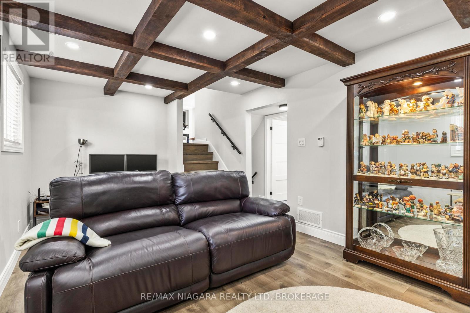 5 Loyalist Court, Niagara-On-The-Lake (101 - Town), Ontario  L0S 1J0 - Photo 25 - X12061401