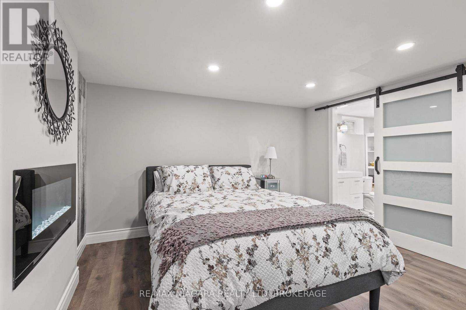 5 Loyalist Court, Niagara-On-The-Lake (101 - Town), Ontario  L0S 1J0 - Photo 30 - X12061401