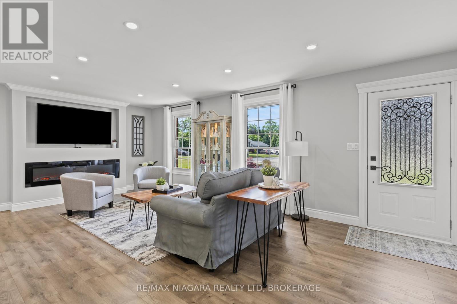 5 Loyalist Court, Niagara-On-The-Lake (101 - Town), Ontario  L0S 1J0 - Photo 4 - X12061401