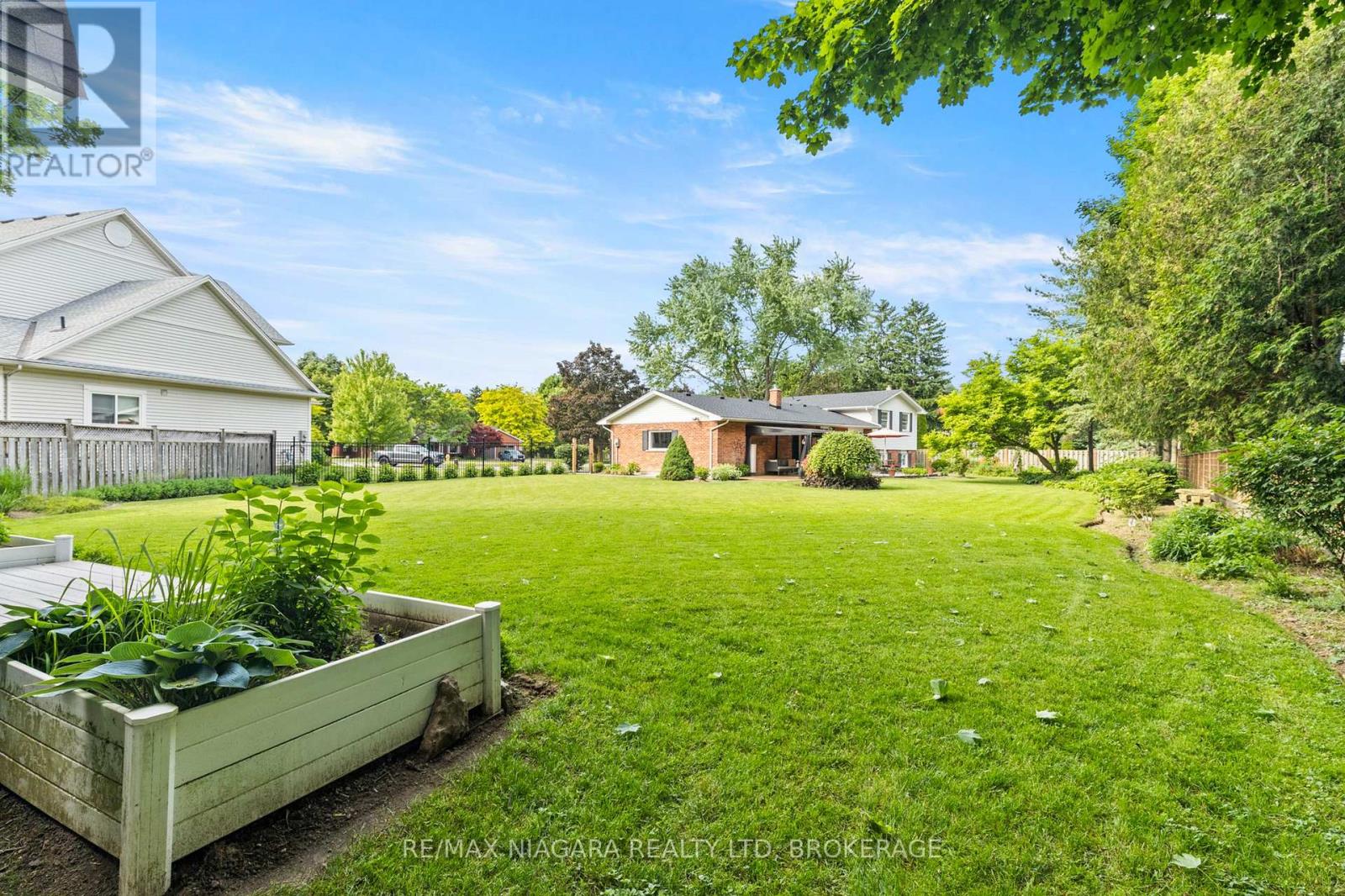 5 Loyalist Court, Niagara-On-The-Lake (101 - Town), Ontario  L0S 1J0 - Photo 42 - X12061401