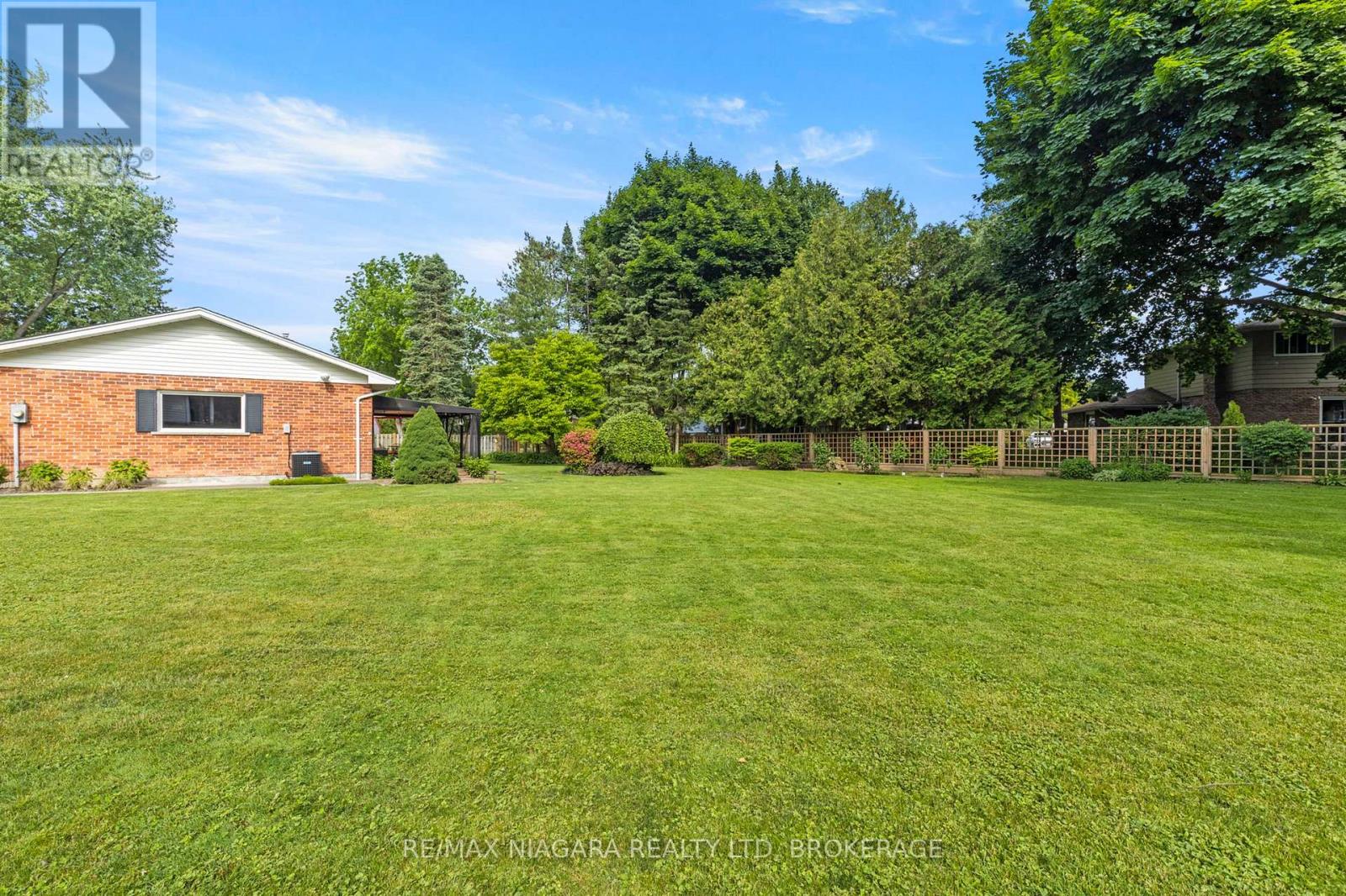 5 Loyalist Court, Niagara-On-The-Lake (101 - Town), Ontario  L0S 1J0 - Photo 43 - X12061401