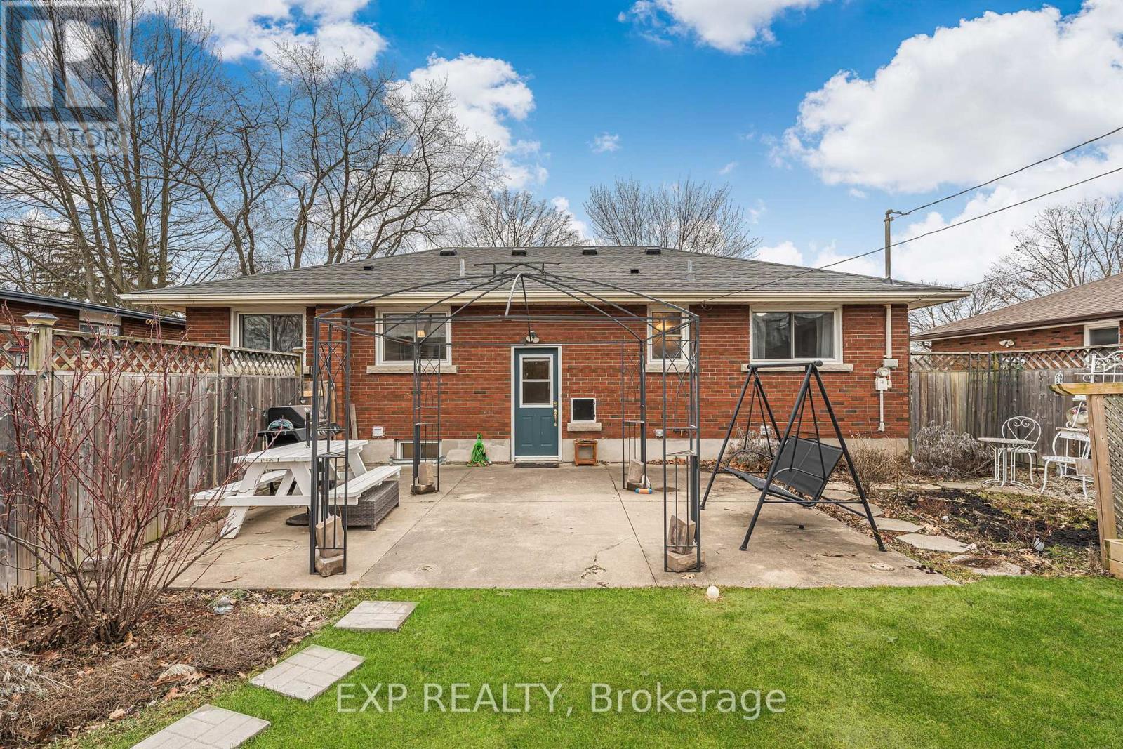 5 Tamarack Street, Welland (Prince Charles), Ontario  L3C 4X6 - Photo 39 - X12063069