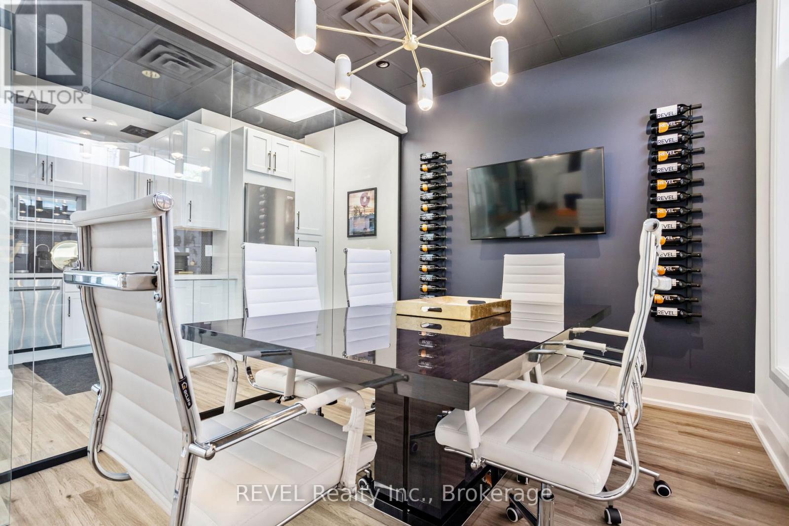 2 - 4170 Fairview Street, Burlington (Shoreacres), Ontario  L7L 0G7 - Photo 6 - W12063094