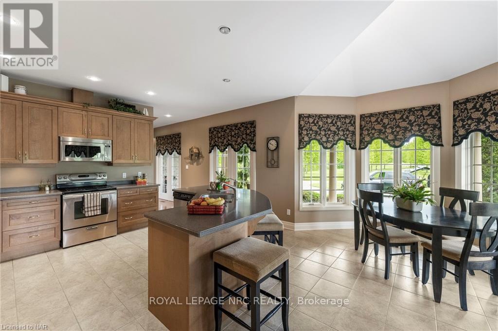 5045 Michener Road, Fort Erie (337 - Crystal Beach), Ontario  L0S 1R0 - Photo 18 - X12063281