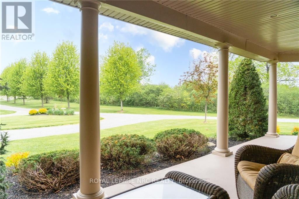 5045 Michener Road, Fort Erie (337 - Crystal Beach), Ontario  L0S 1R0 - Photo 2 - X12063281